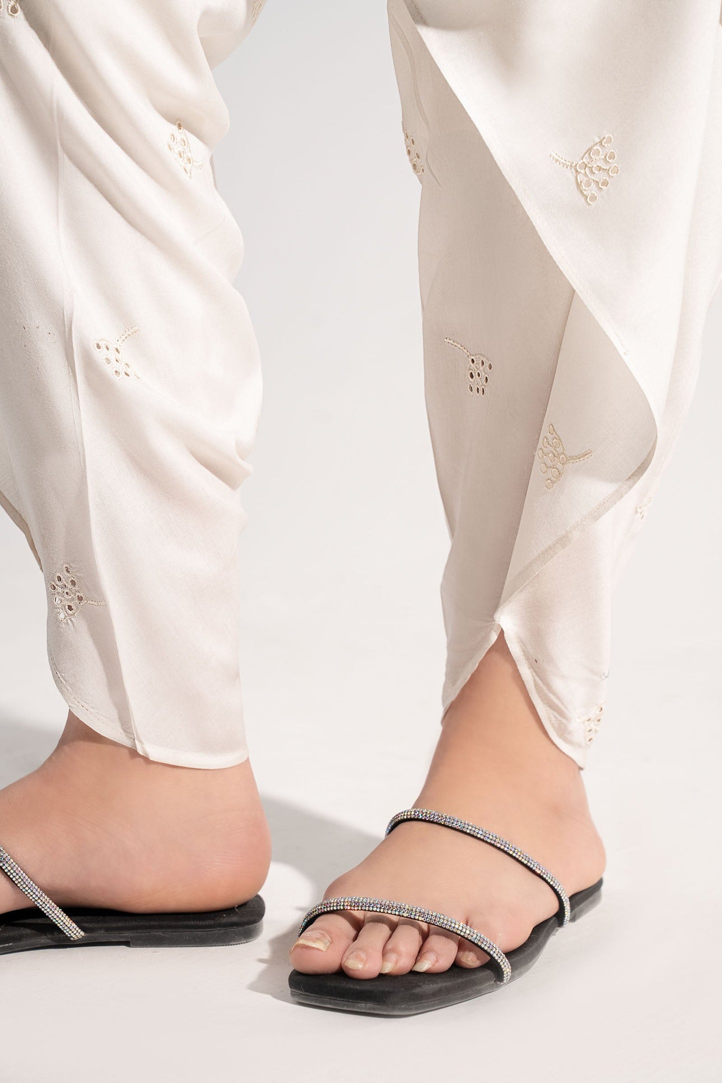 Embroidered Arabic Lawn Shalwar