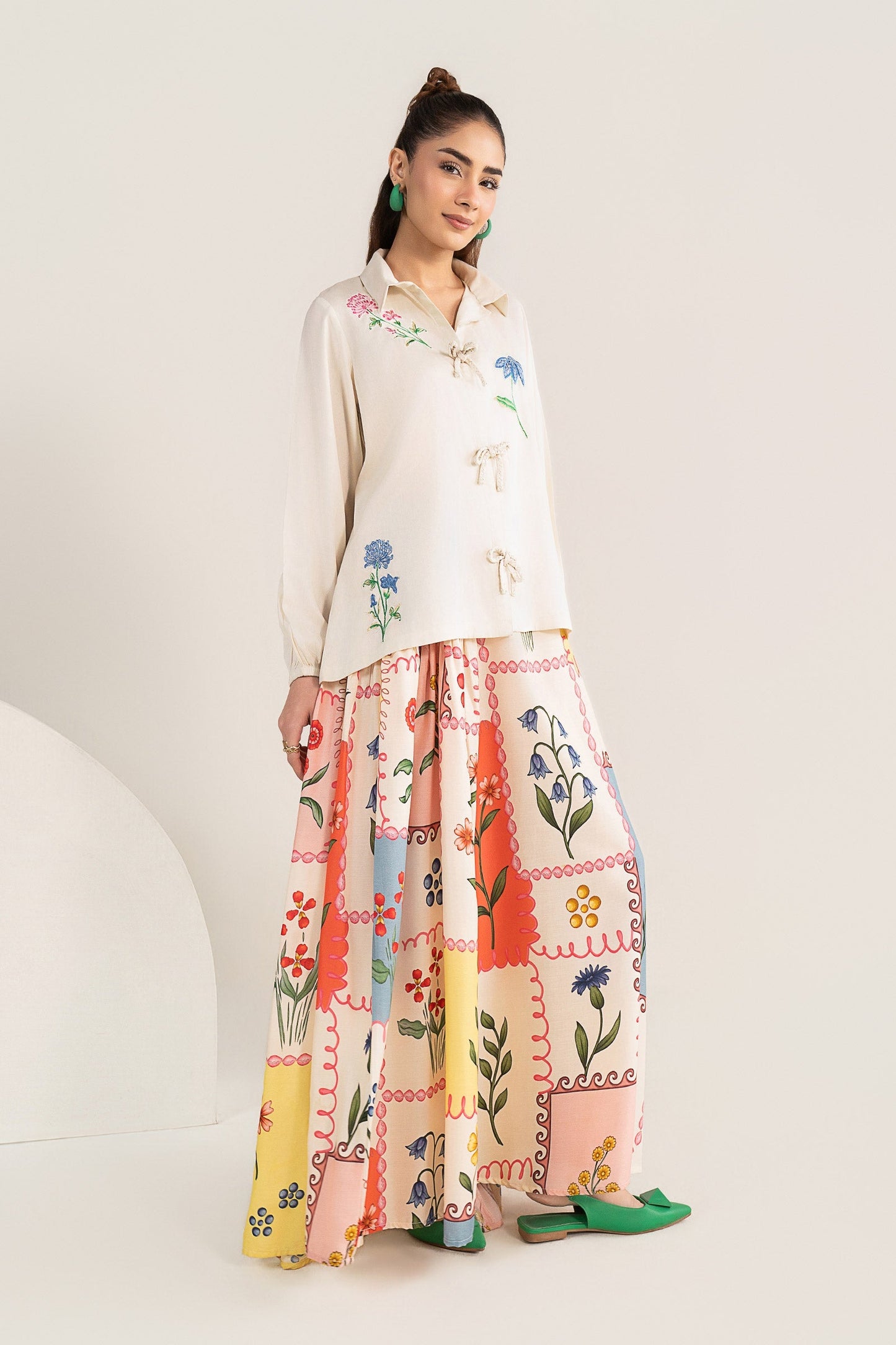 2 Pc Embroidered Arabic Lawn Suit