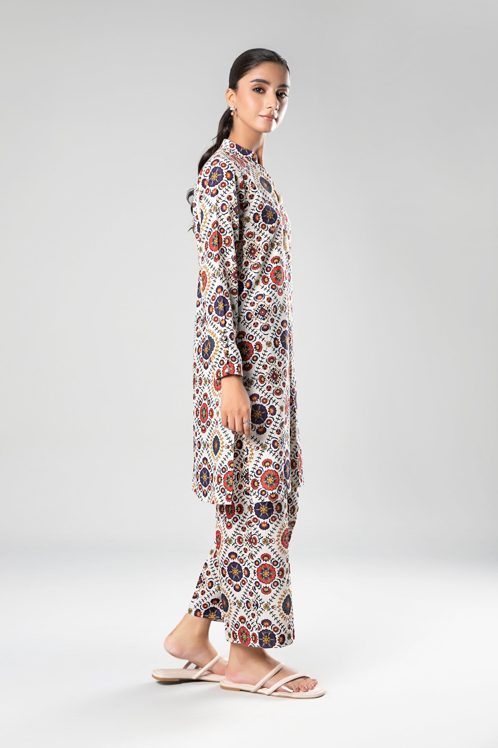 2 Pc Printed Khaddar Suit