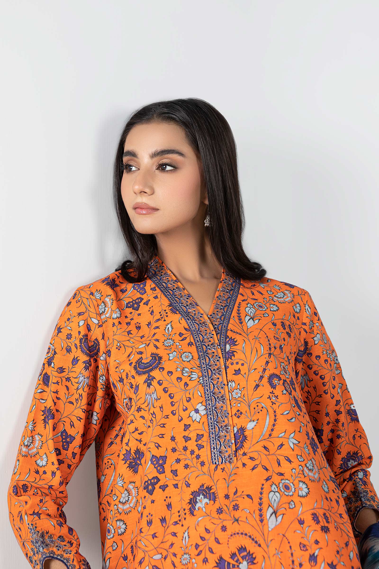 3 Pc Printed Khaddar Suit