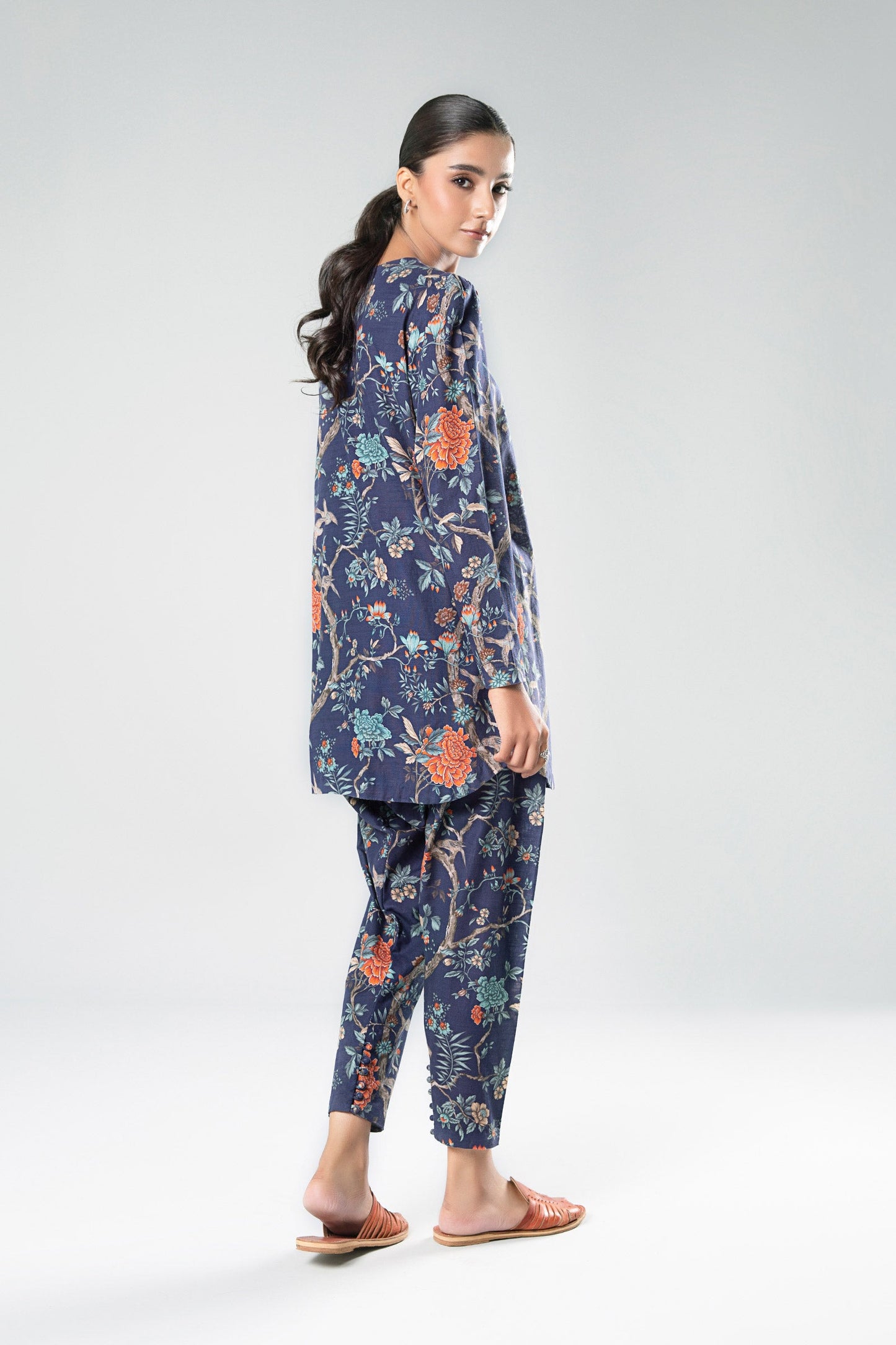 2 Pc Printed Khaddar Suit