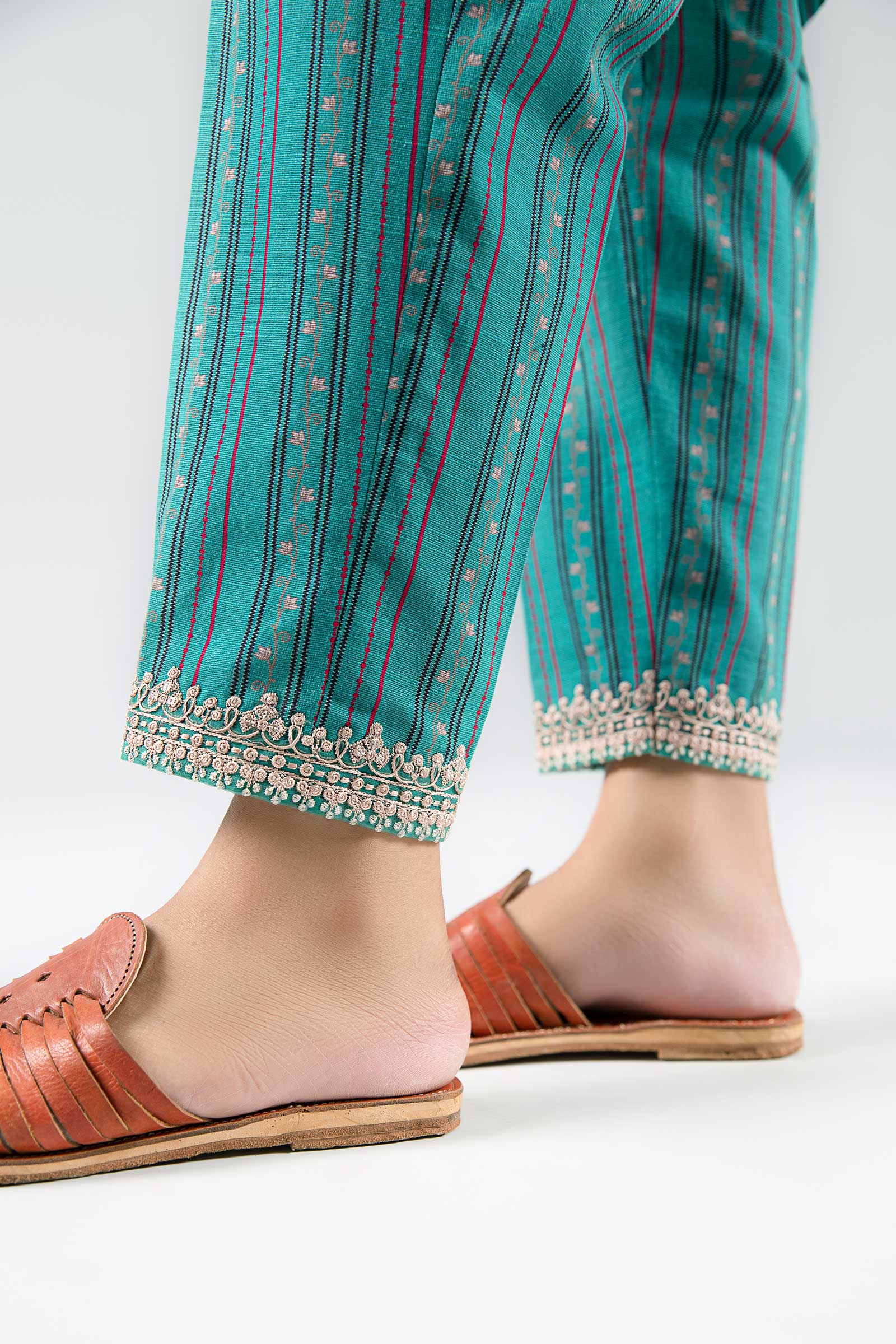 2 Pc Printed Khaddar Suit