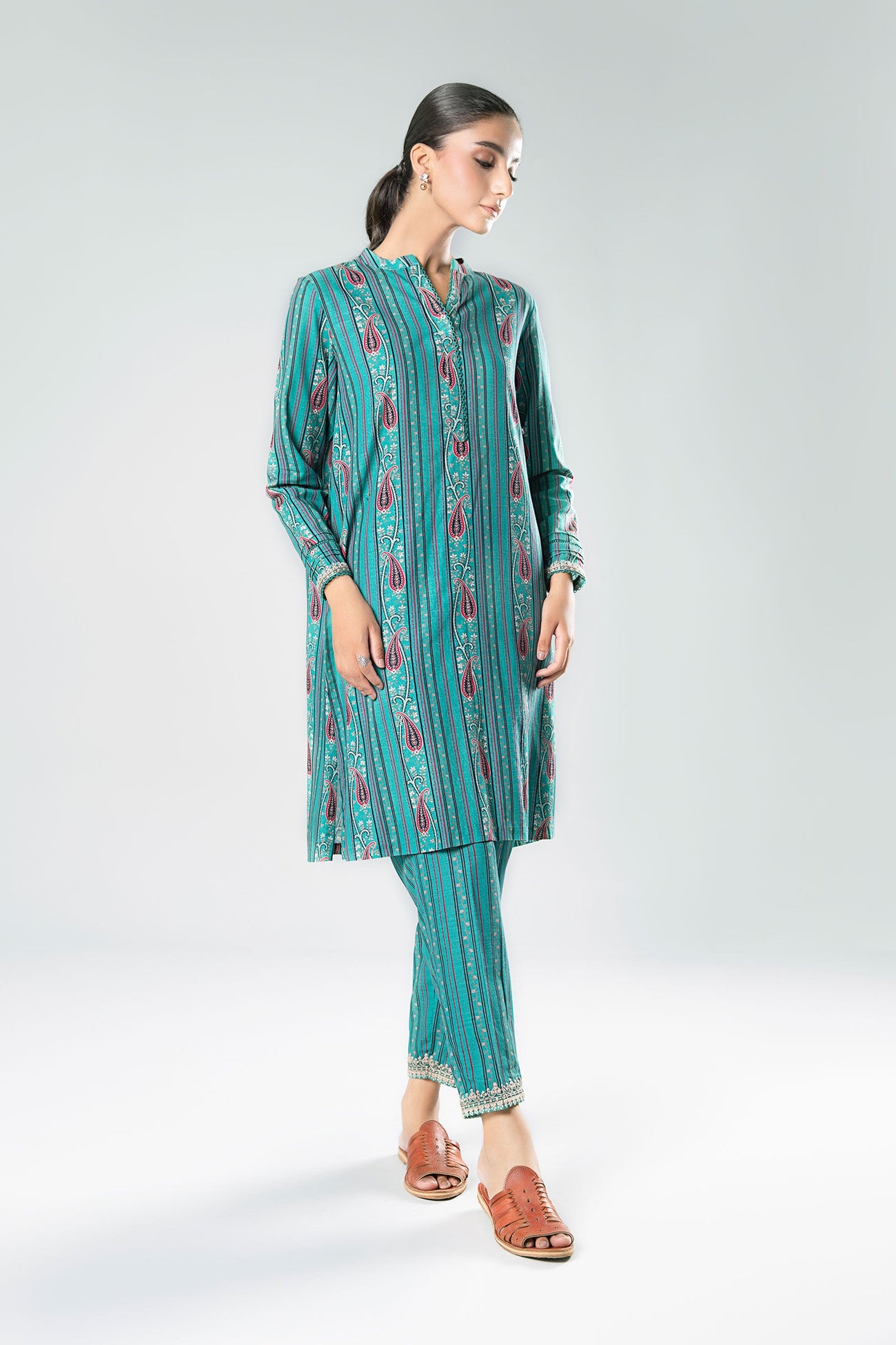 2 Pc Printed Khaddar Suit
