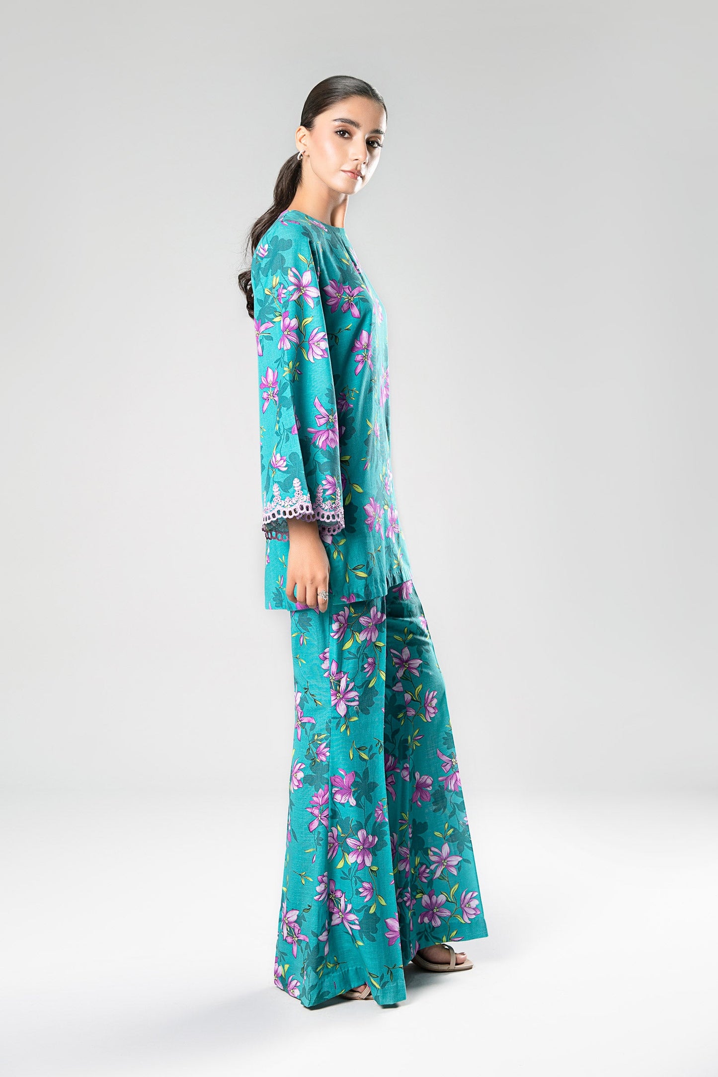 2 Pc Printed Khaddar Suit