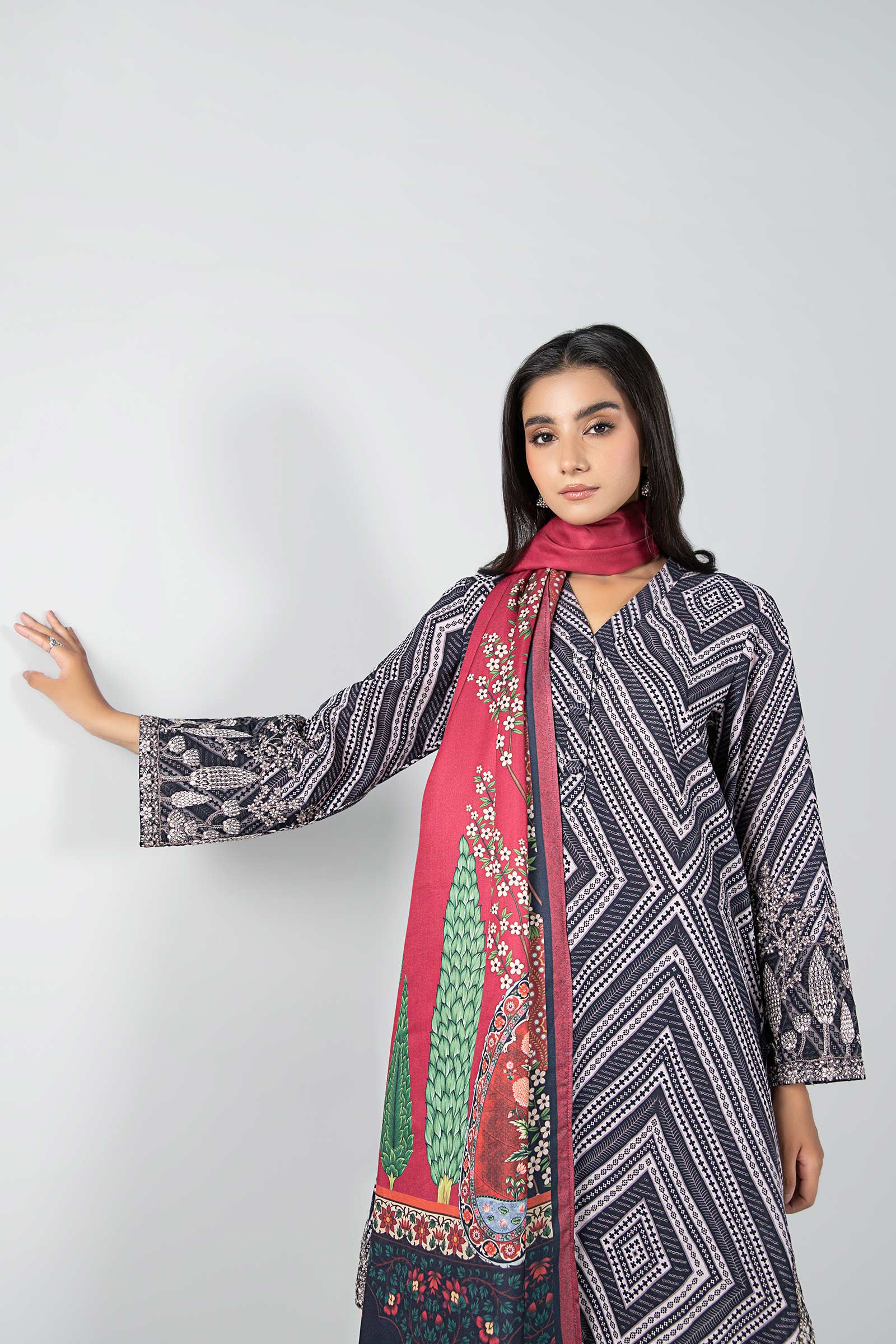 3 Pc Printed Khaddar Suit