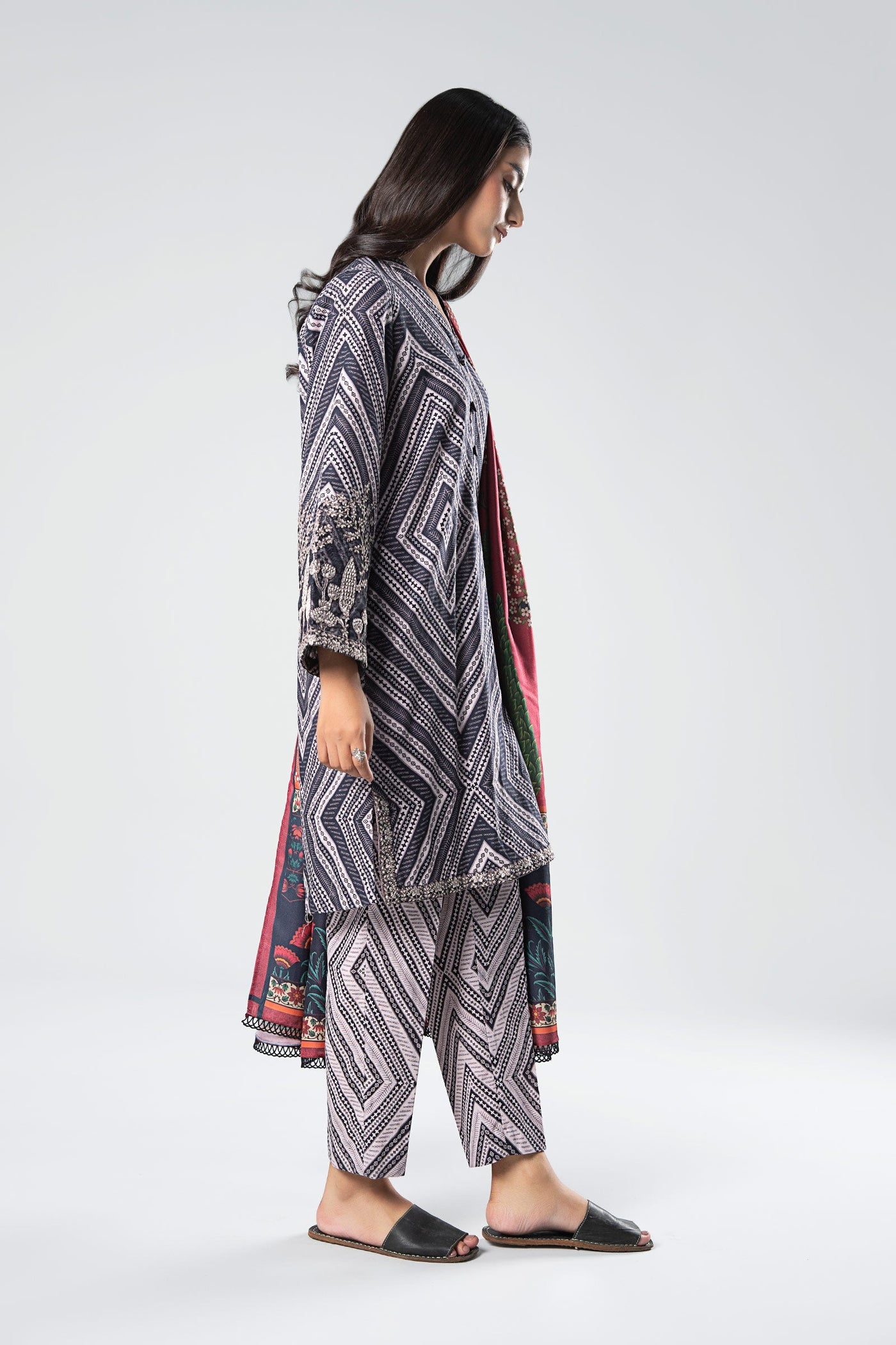 3 Pc Printed Khaddar Suit | MB-USP23-208A