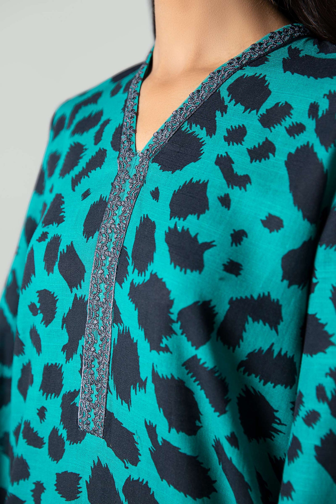 3 Pc Printed Khaddar Suit | MB-USP23-210B