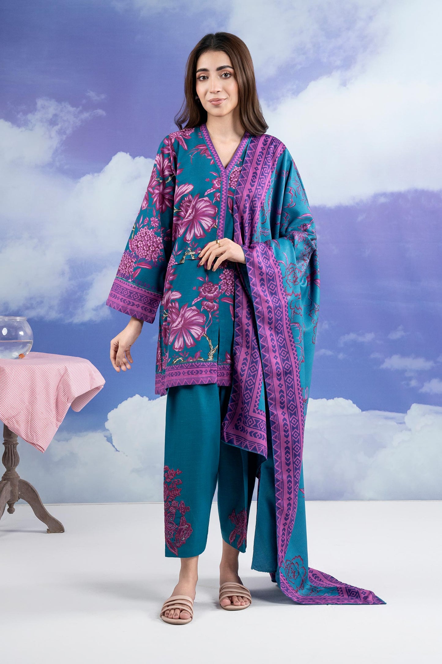 3 Pc Printed Khaddar Suit