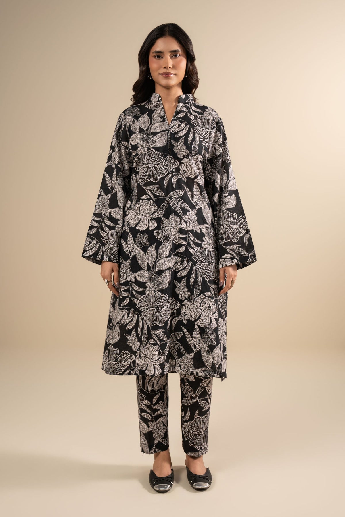 2 Pc Embroidered Khaddar Suit