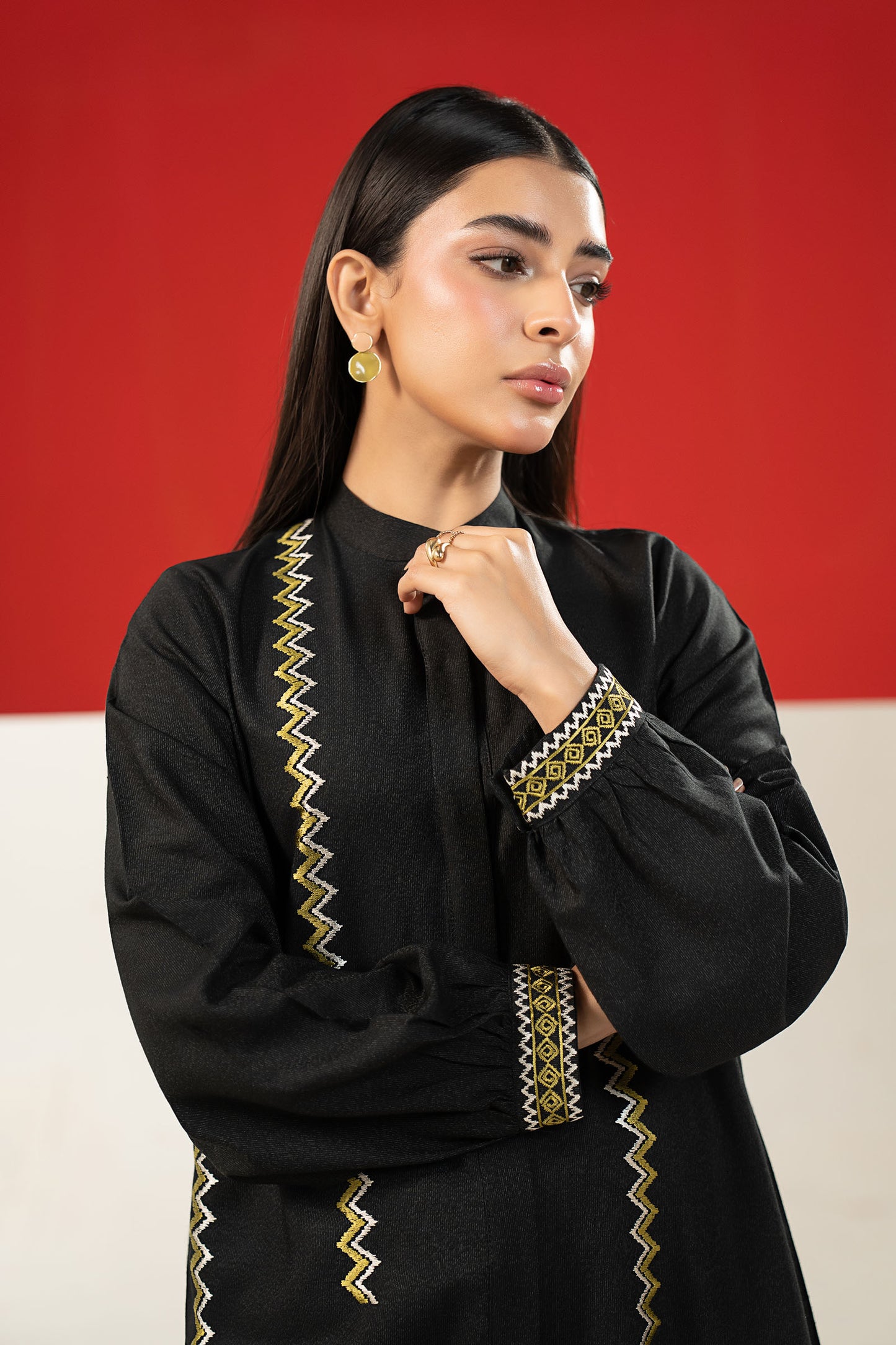 2 Pc Embroidered Karandi Suit