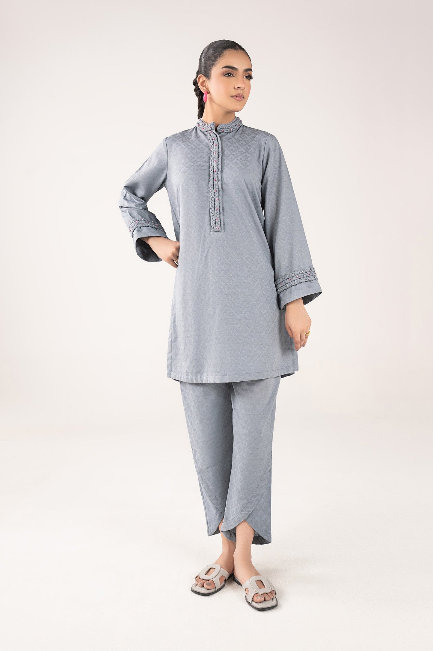 2 Pc Dyed Khaddar Jacquard Suit