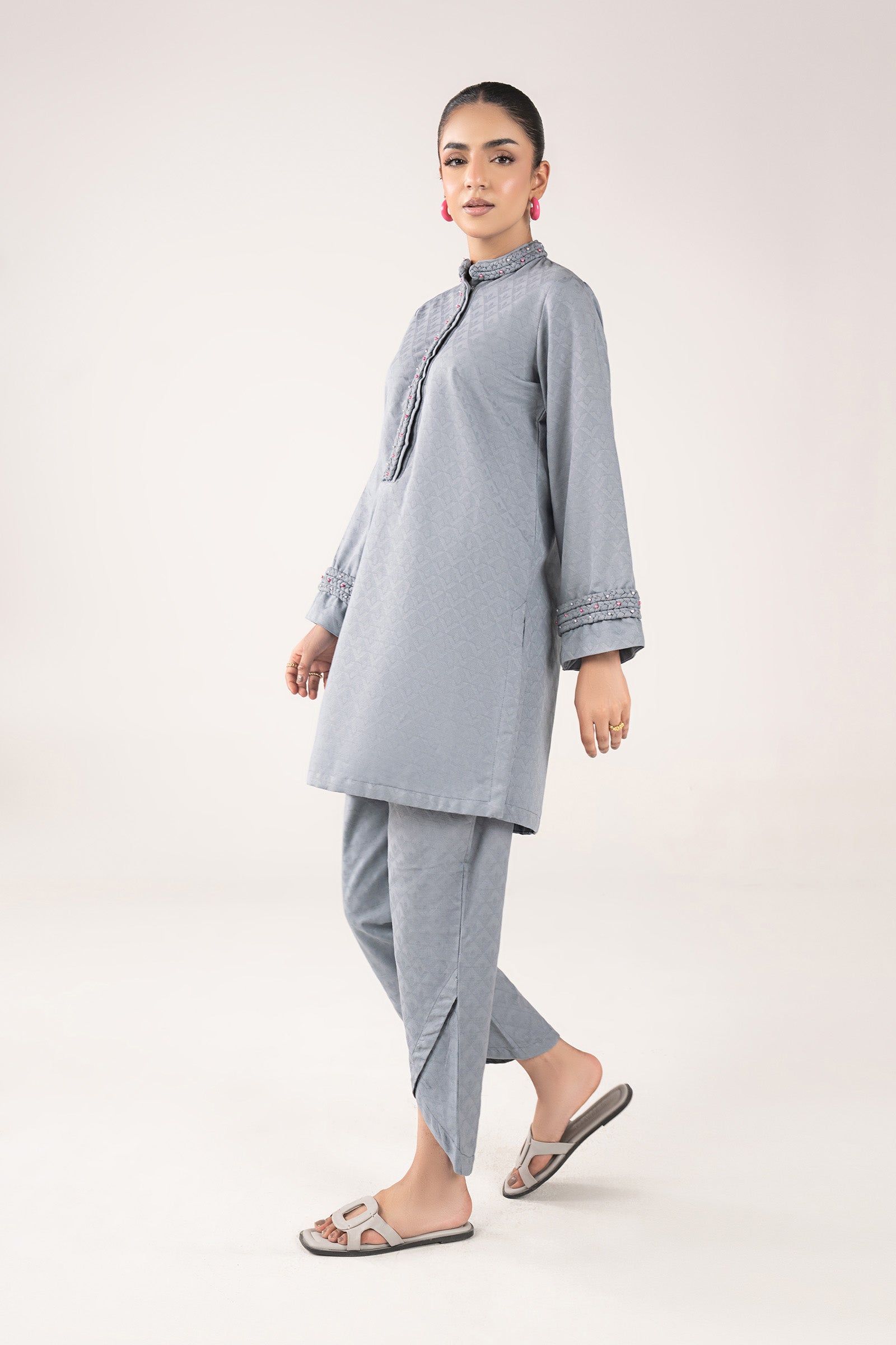 2 Pc Dyed Khaddar Jacquard Suit