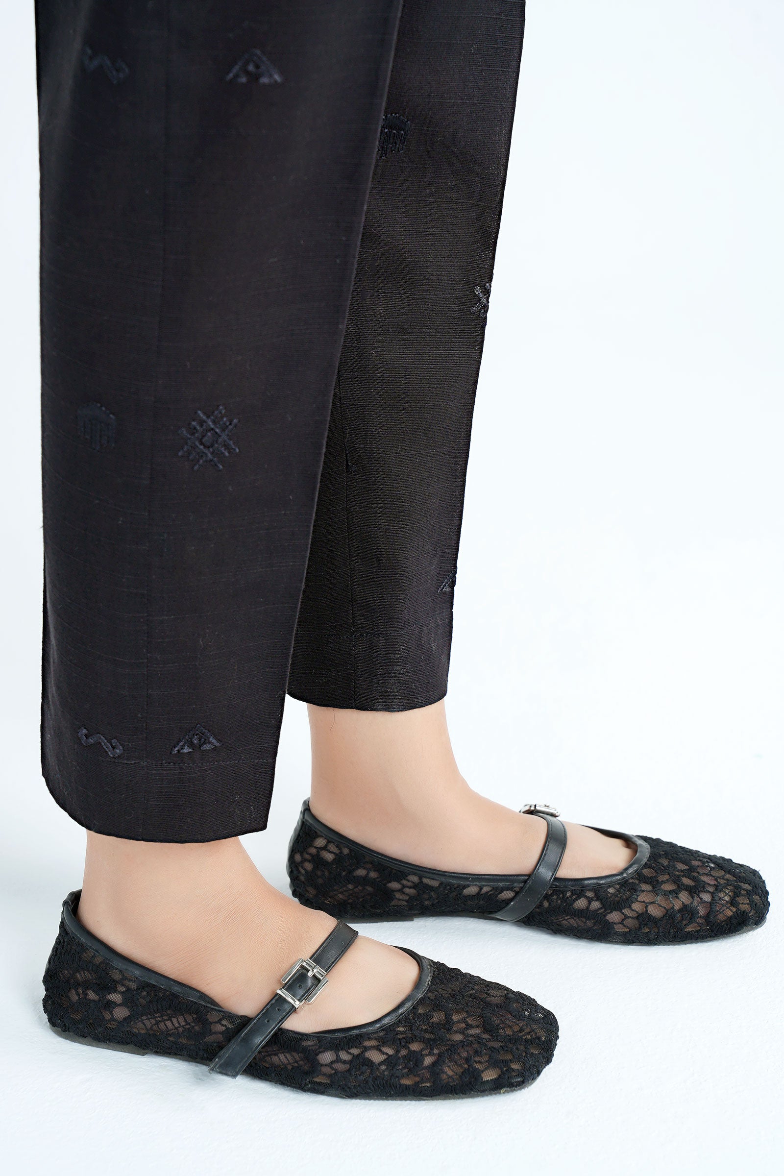 Dyed Slub Khaddar Trouser