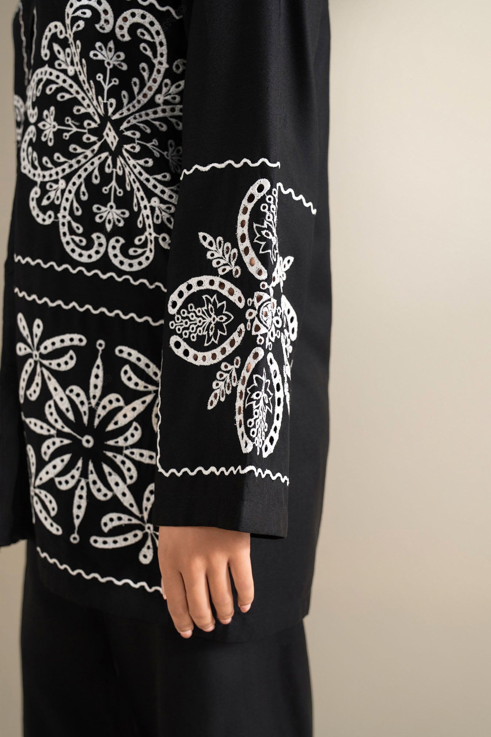 2 Pc Embroidered Linen Suit