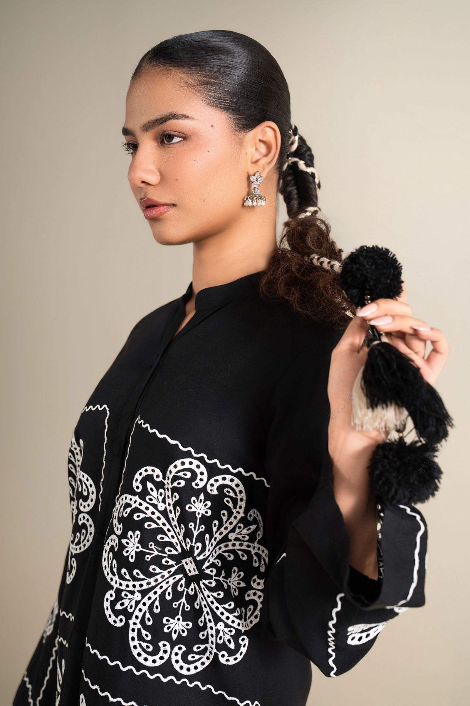 2 Pc Embroidered Linen Suit
