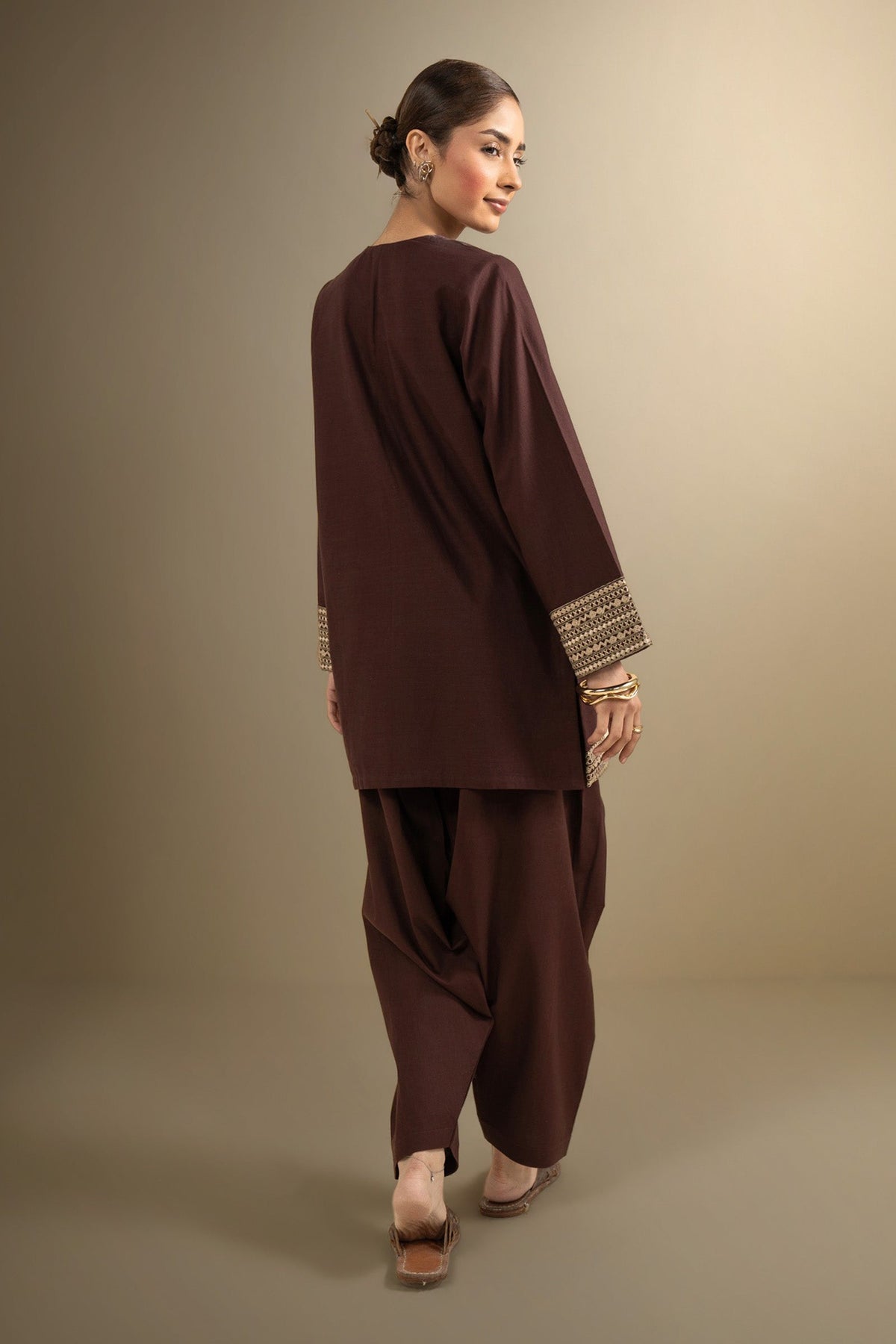 2 Pc Embroidered Crosshatch Suit