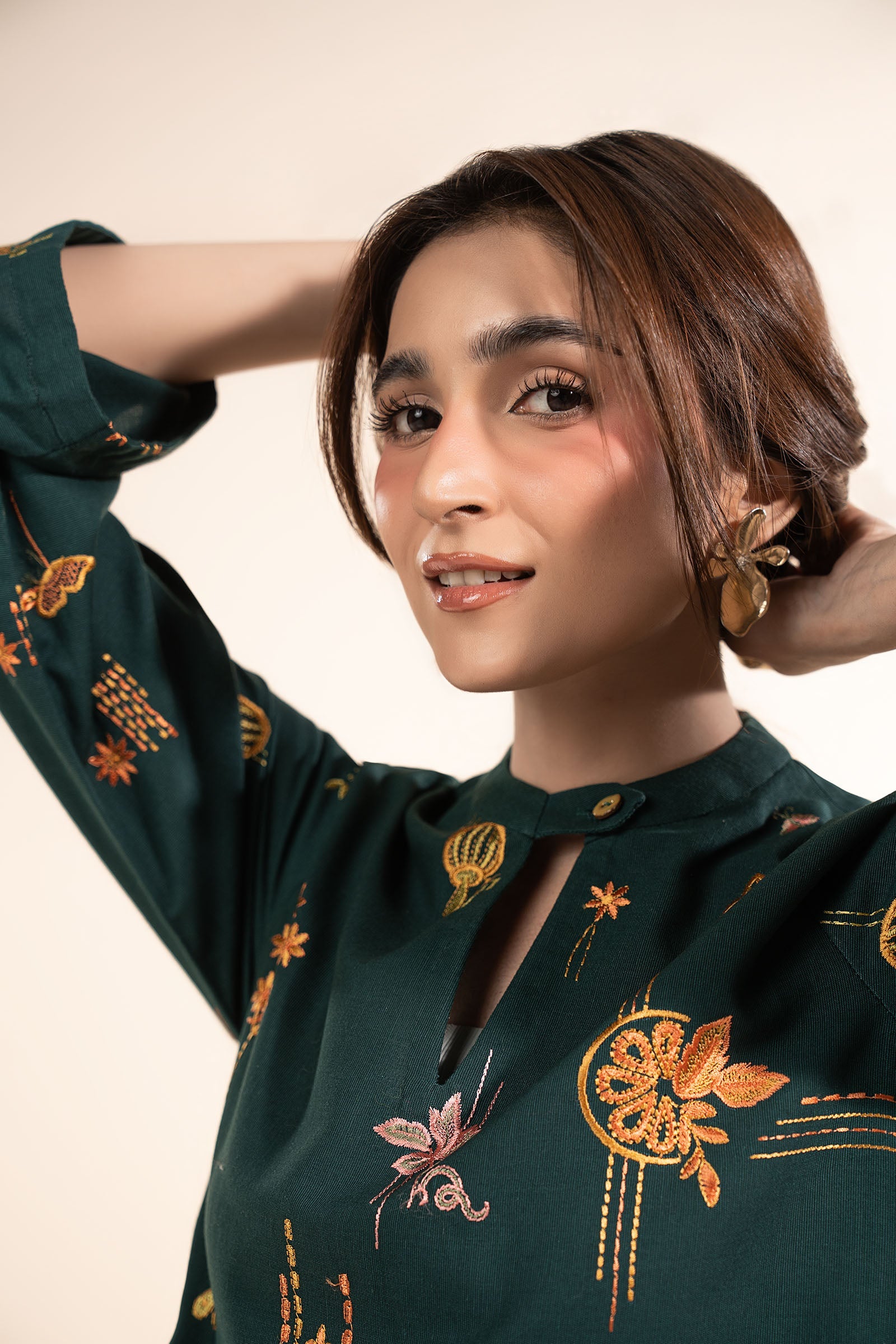 2 Pc Embroidered Khaddar Suit