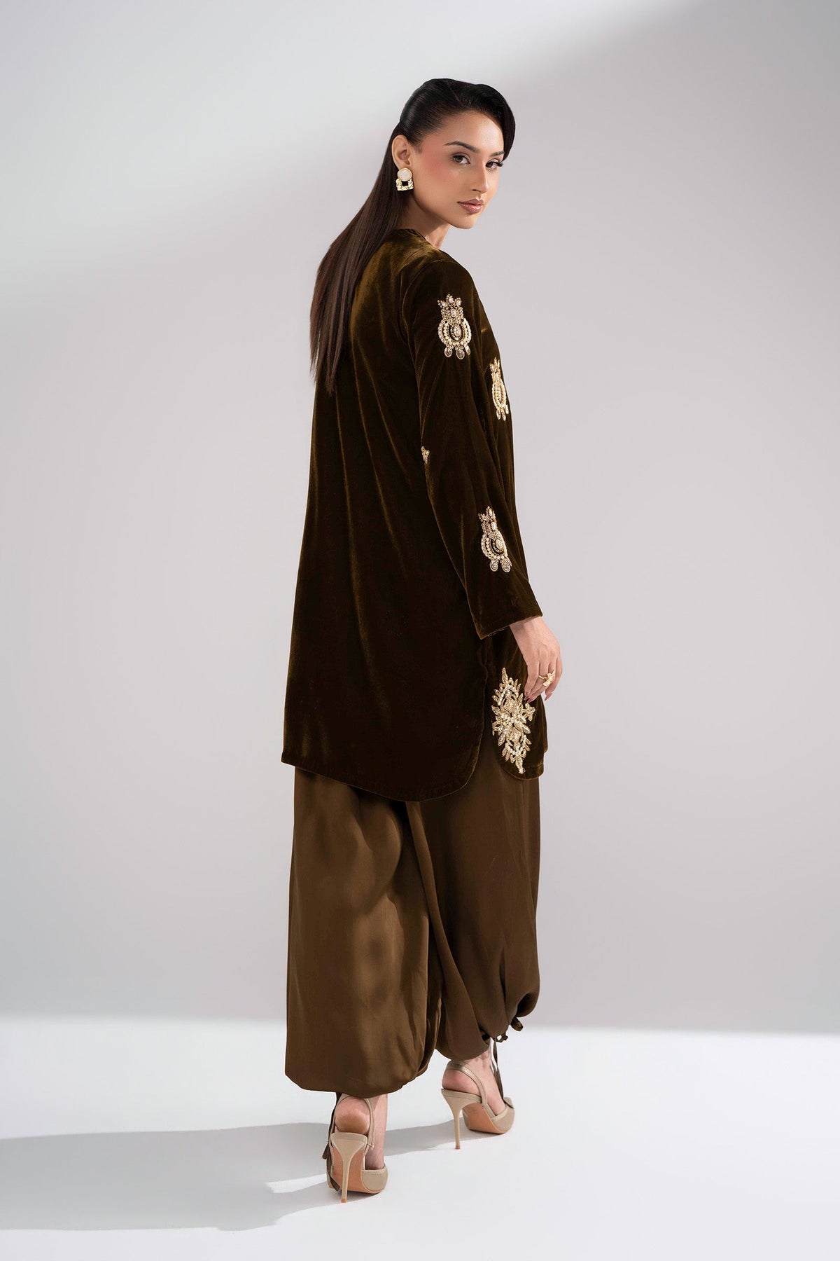 2 Pc Embroidered Velvet Suit