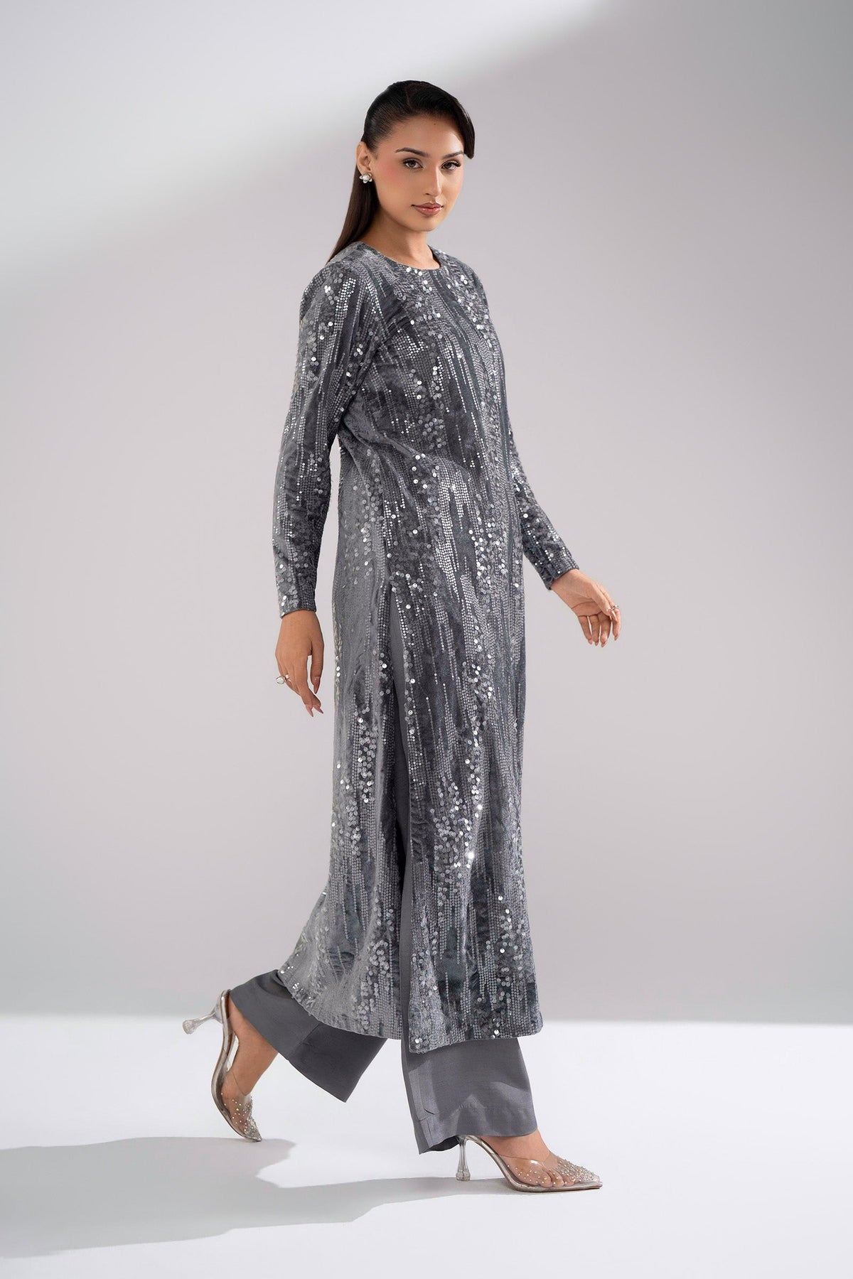 2 Pc Embellished Velvet Suit