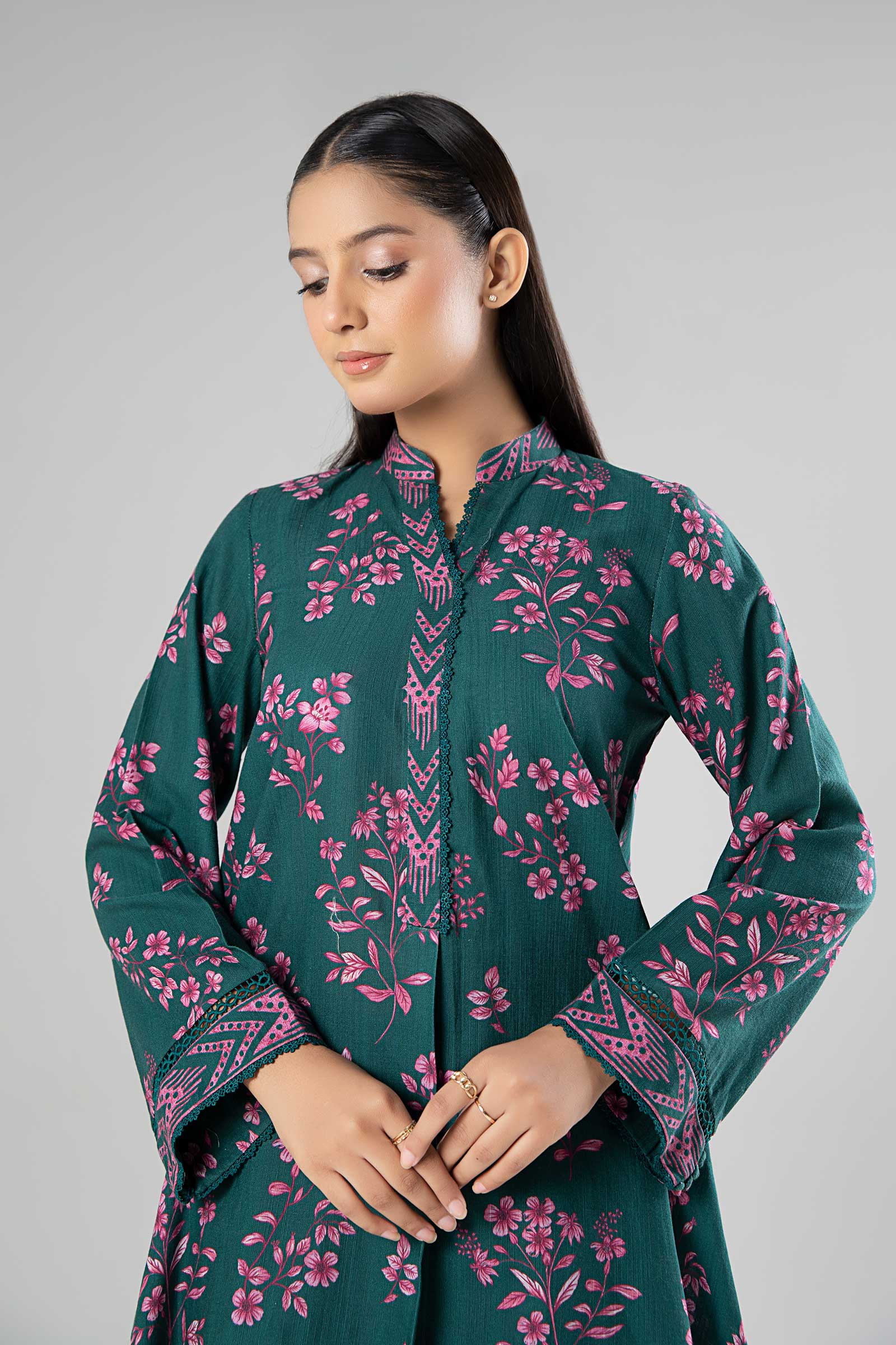2 Pc Printed Khaddar Suit