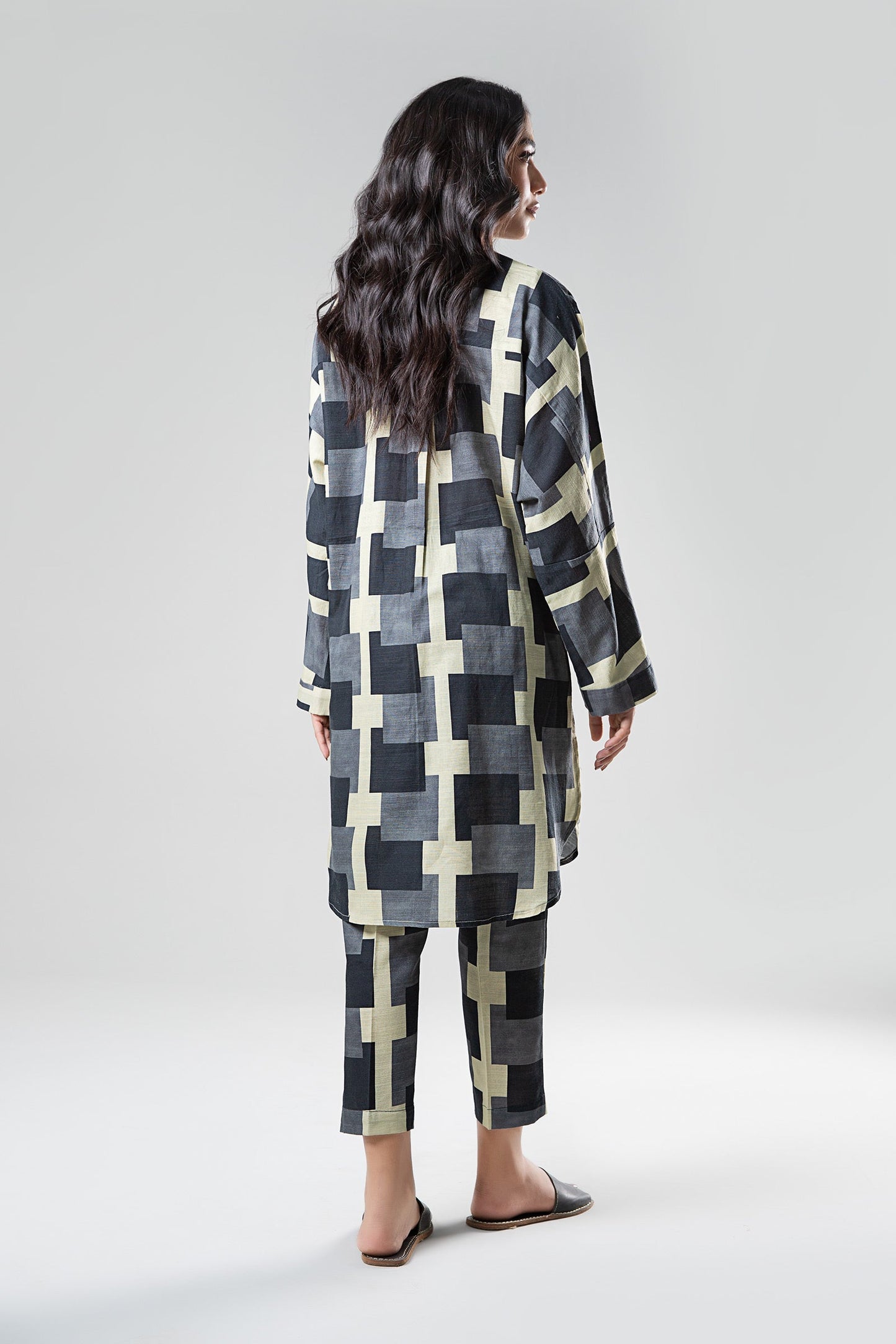 2 Pc Printed Khaddar Suit