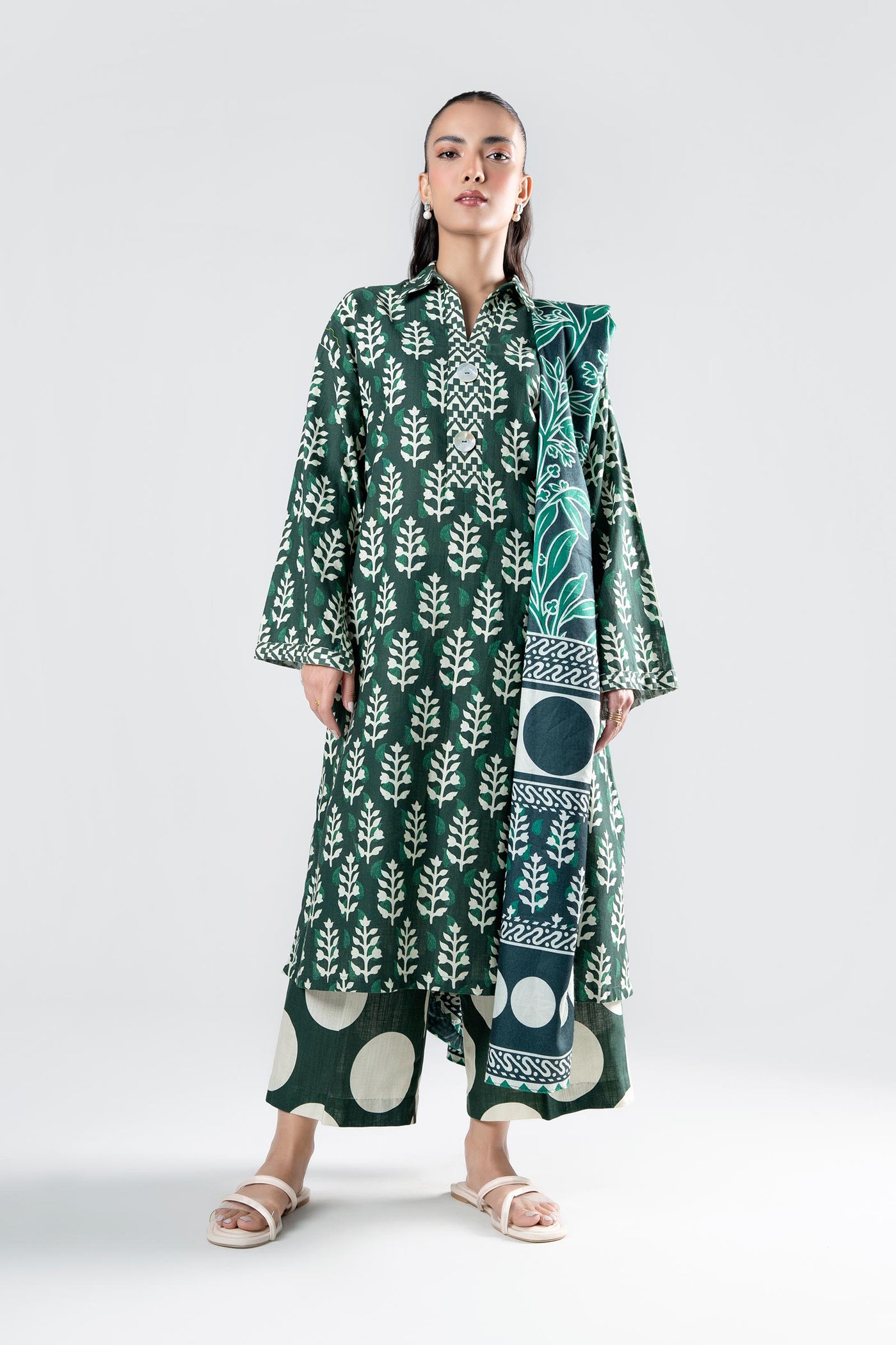 3 Pc Printed Khaddar Suit