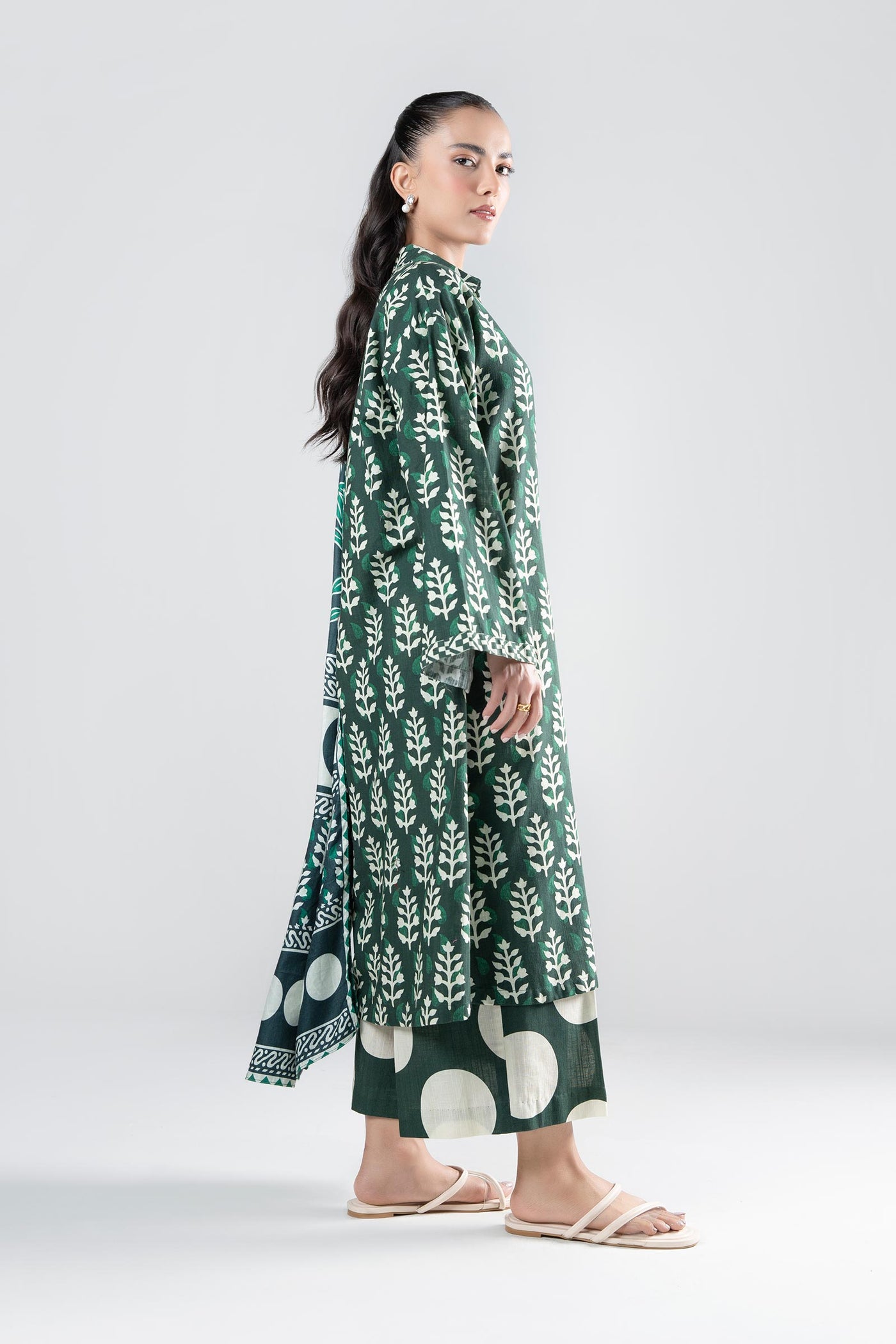 3 Pc Printed Khaddar Suit