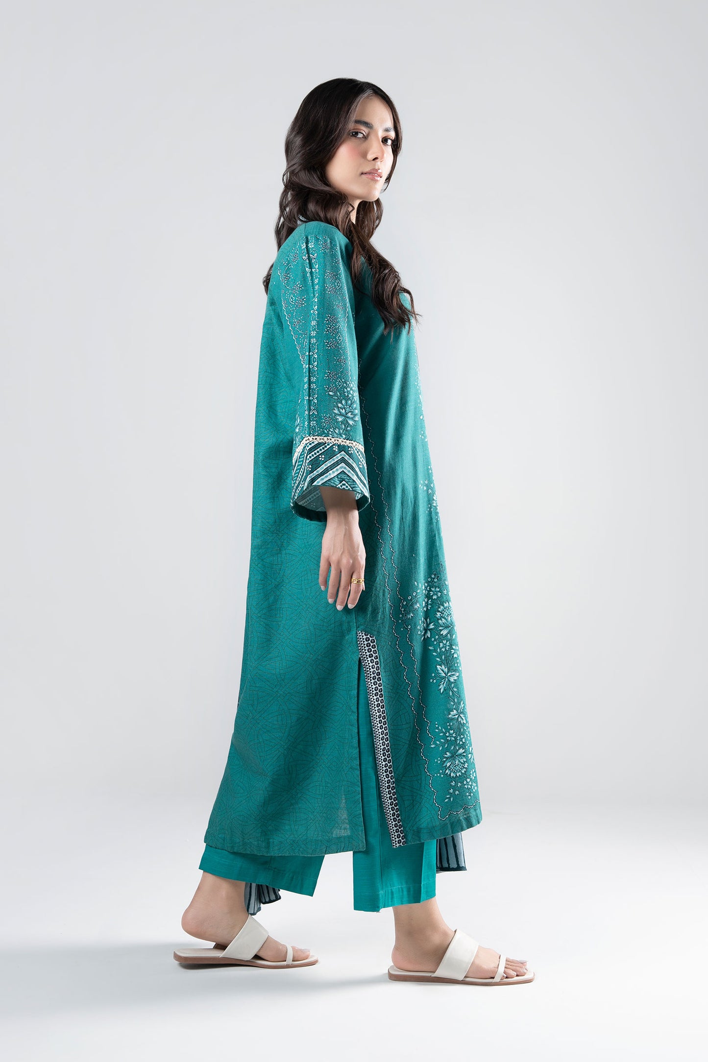 3 Pc Printed Khaddar Suit
