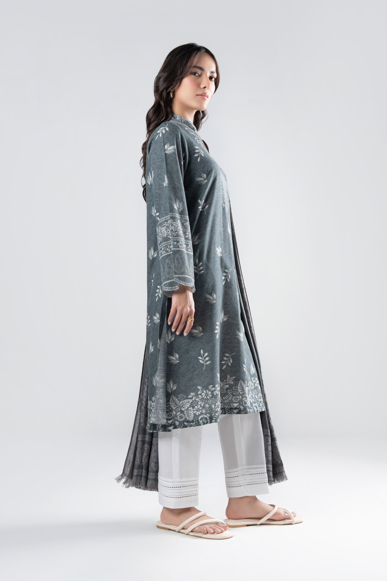 2 Pc Printed Khaddar Suit