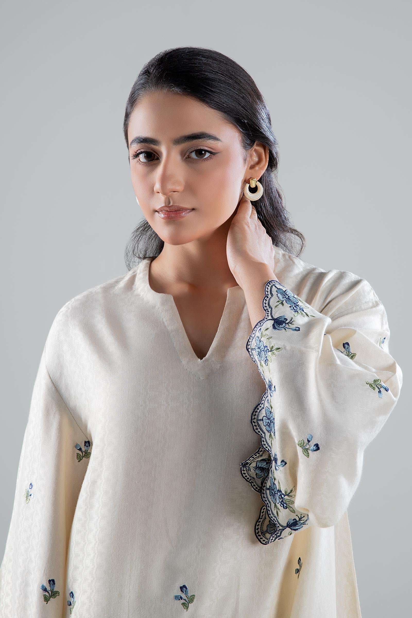 2 Pc Embroidered Linen Suit