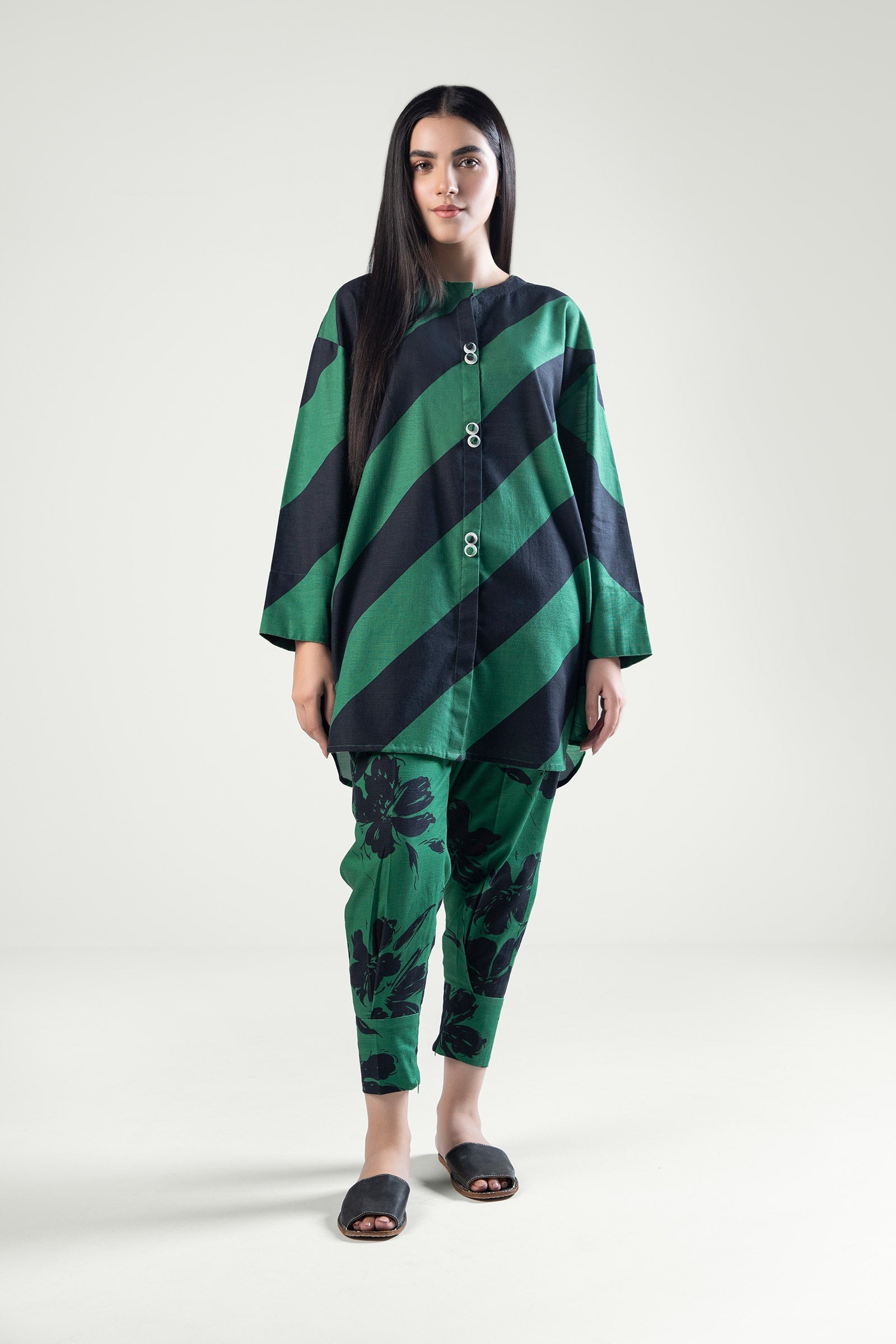 2 Pc Printed Khaddar Suit