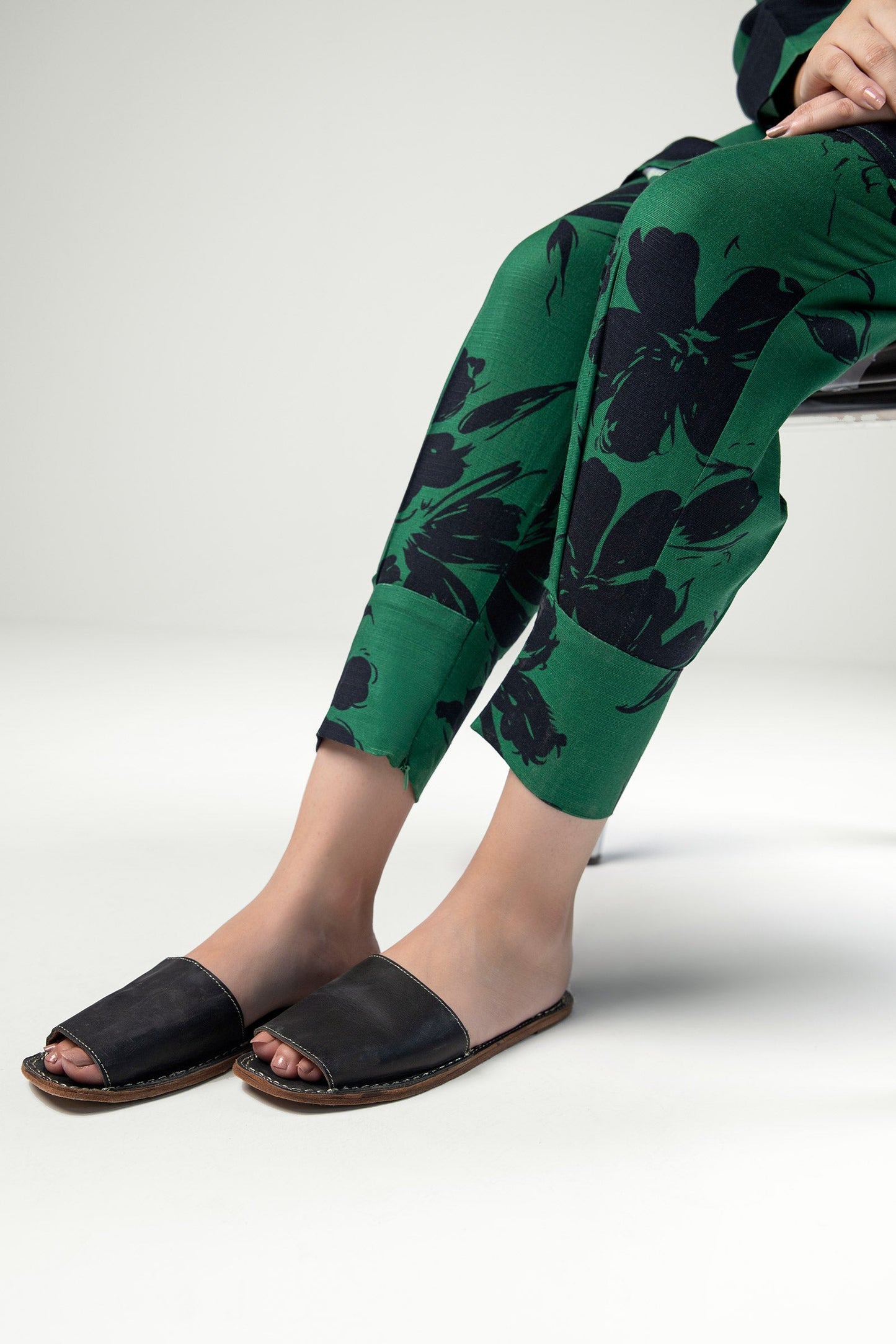 2 Pc Printed Khaddar Suit