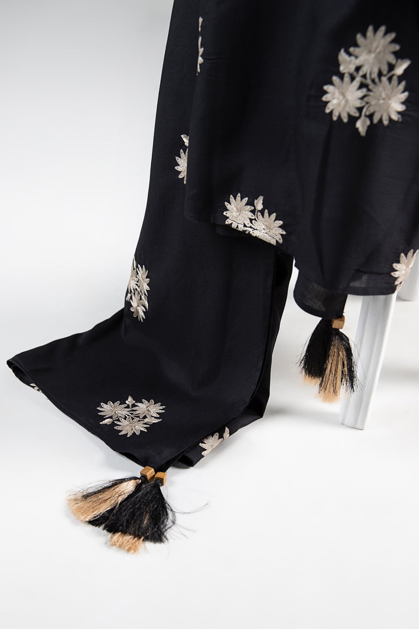 Embroidered Linen Shawl