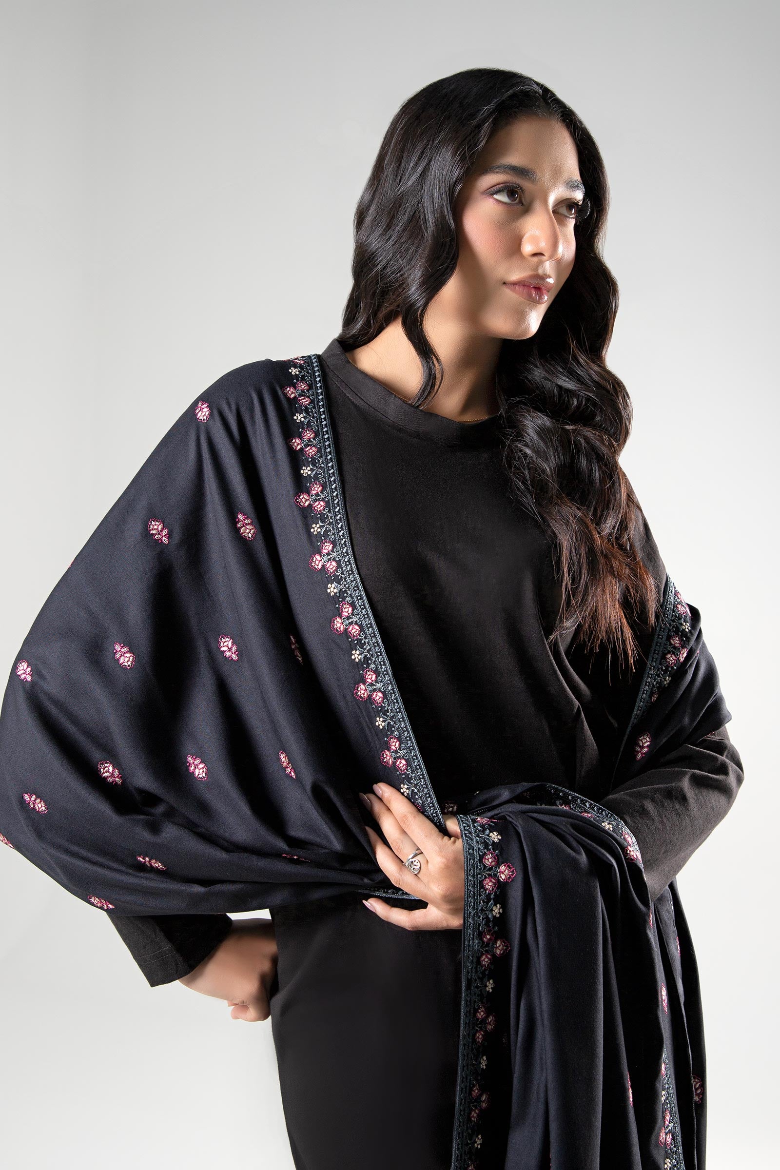 Embroidered Linen Shawl