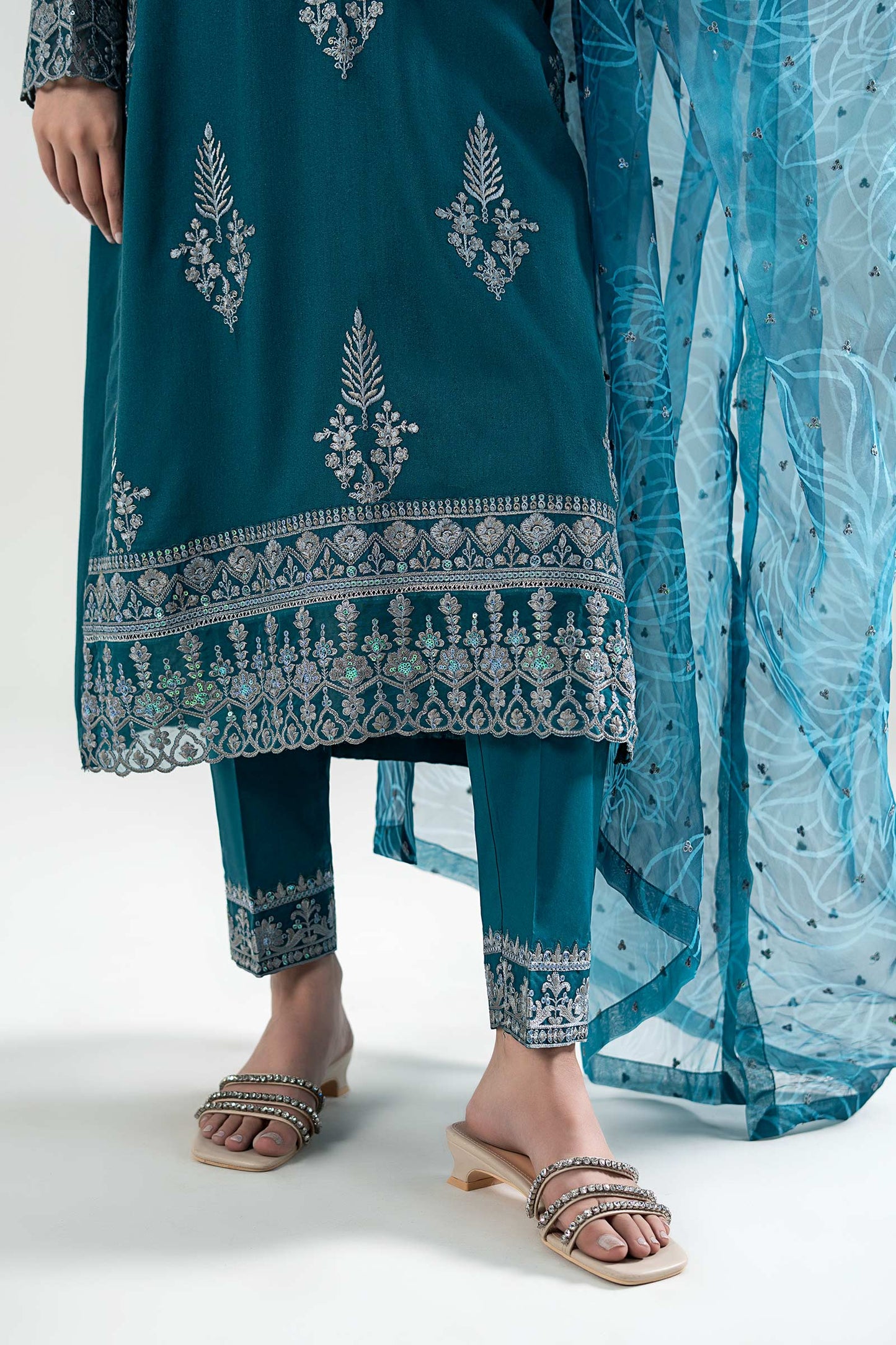3 Pc Embroidered Karandi Suit