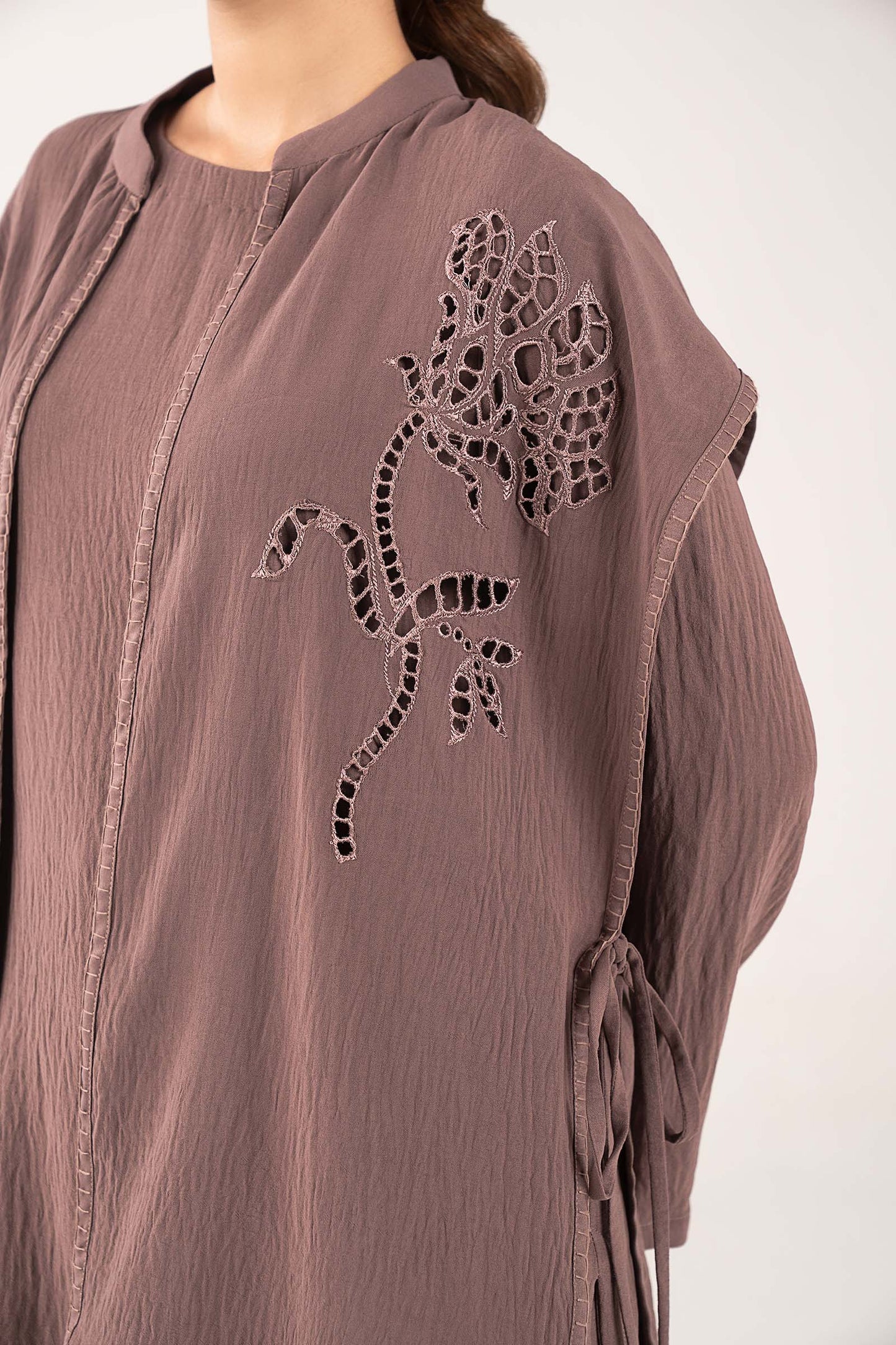 3 Pc Embroidered Poly Wrinkle Suit