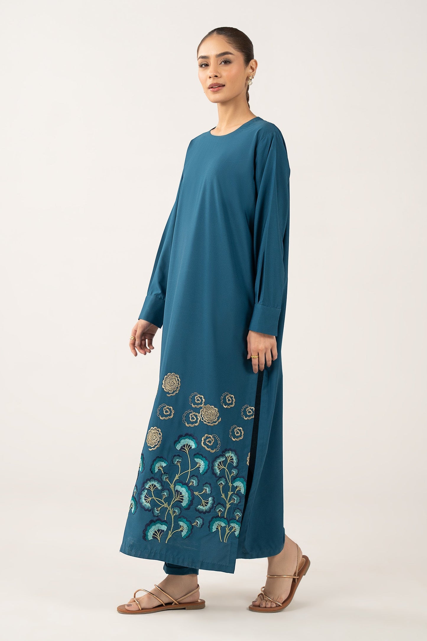 2 Pc Embroidered Crepe Suit