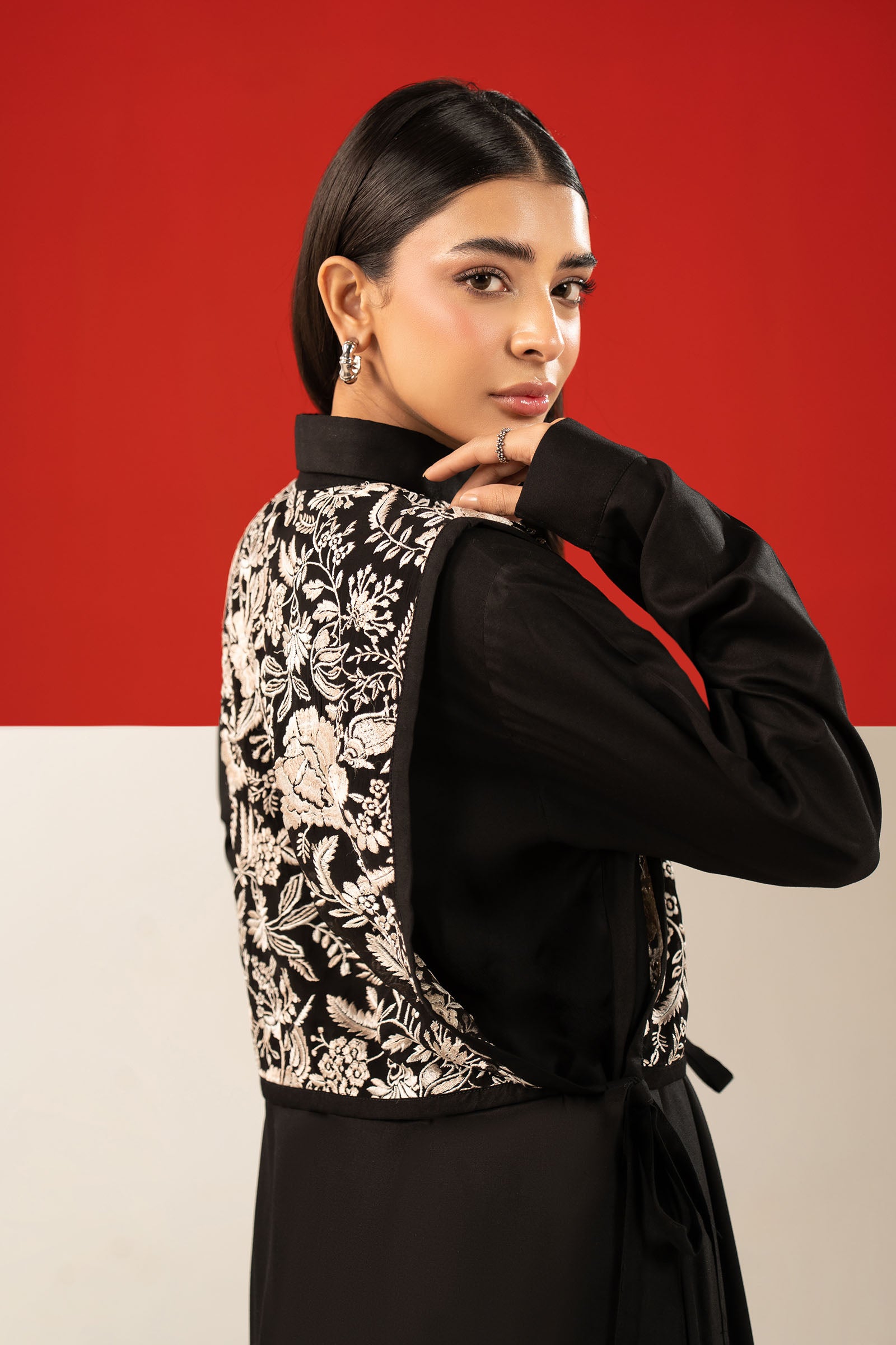 2 Pc Embroidered Linen Suit