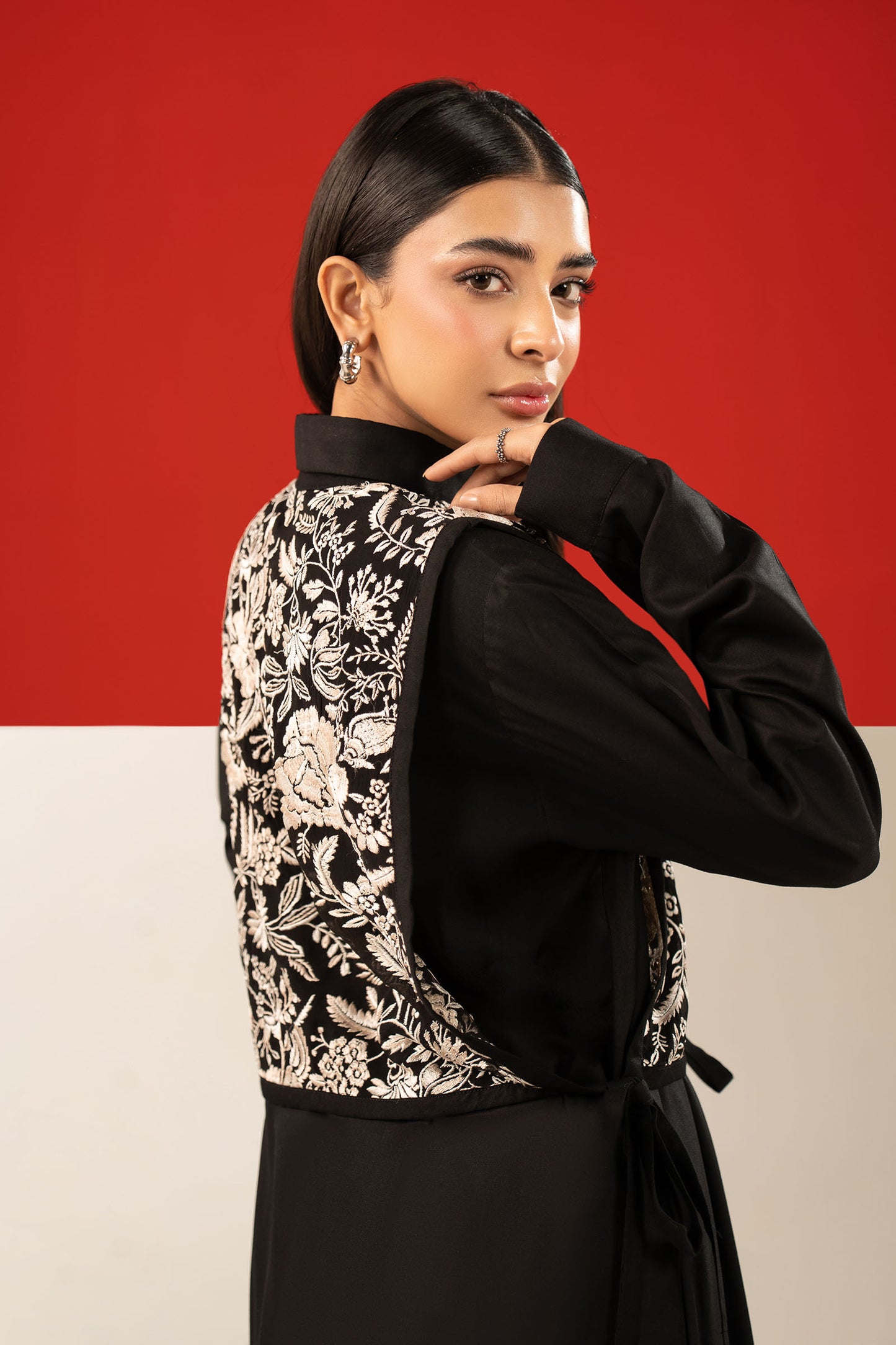 2 Pc Embroidered Linen Suit