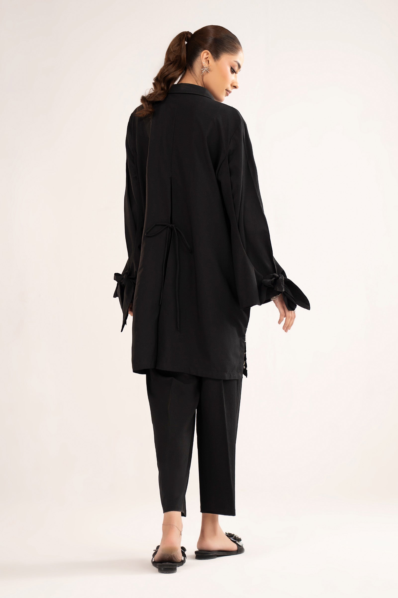 2 Pc Embroidered Crepe Suit