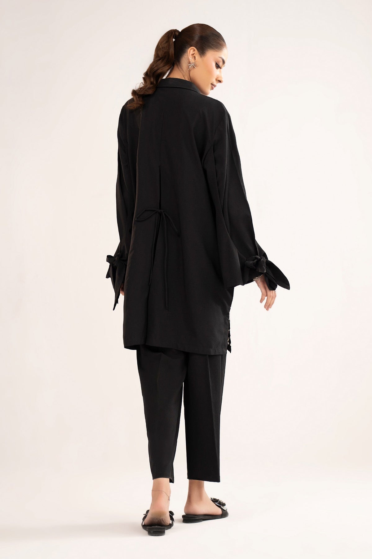 2 Pc Embroidered Crepe Suit