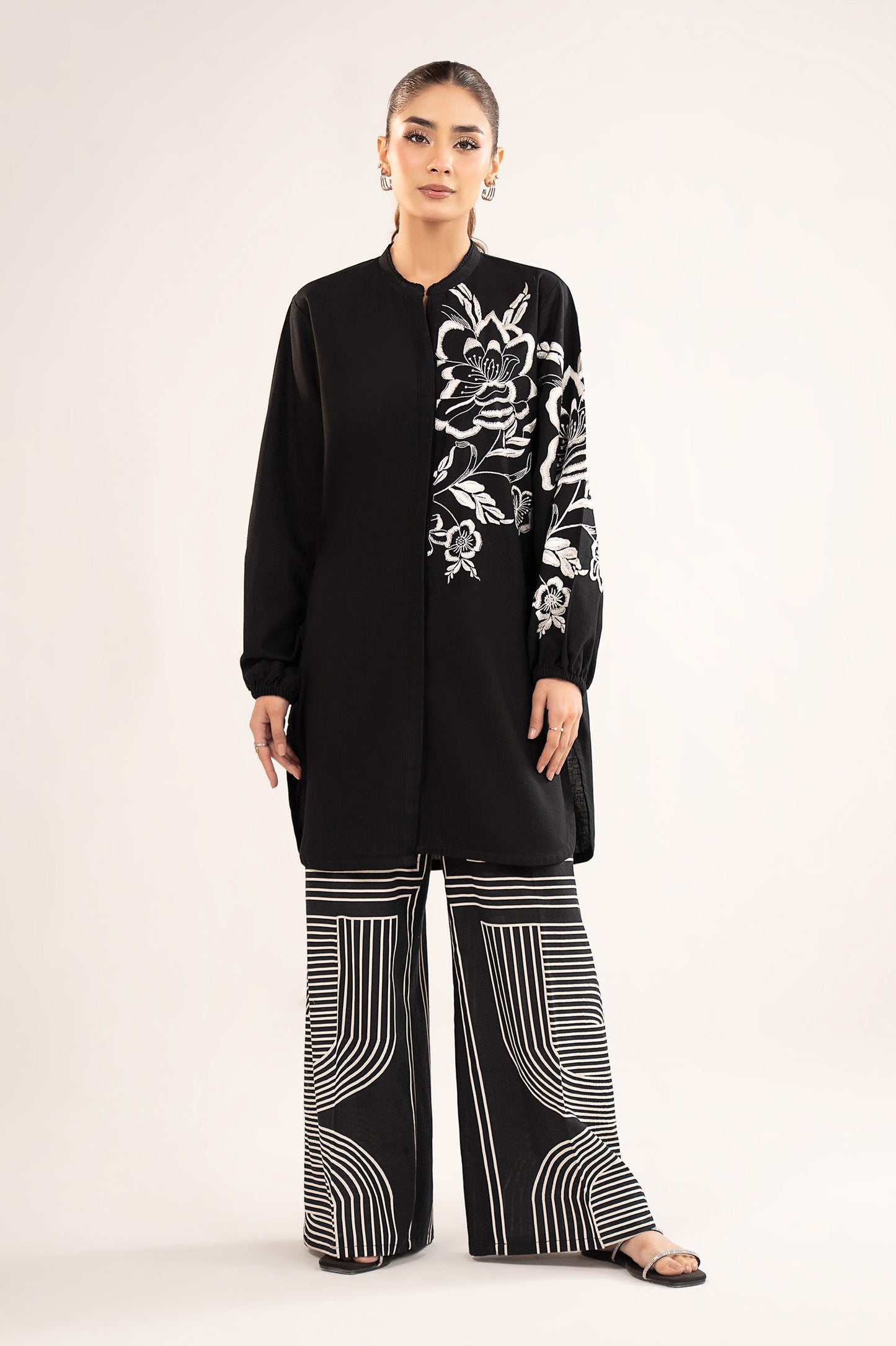 2 Pc Embroidered Khaddar Suit