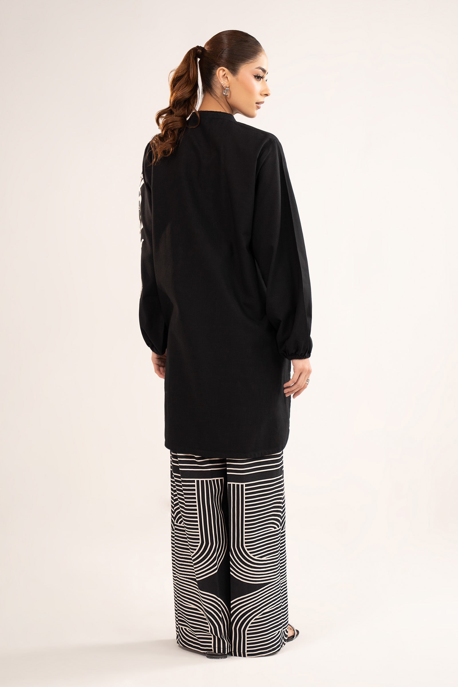 2 Pc Embroidered Khaddar Suit