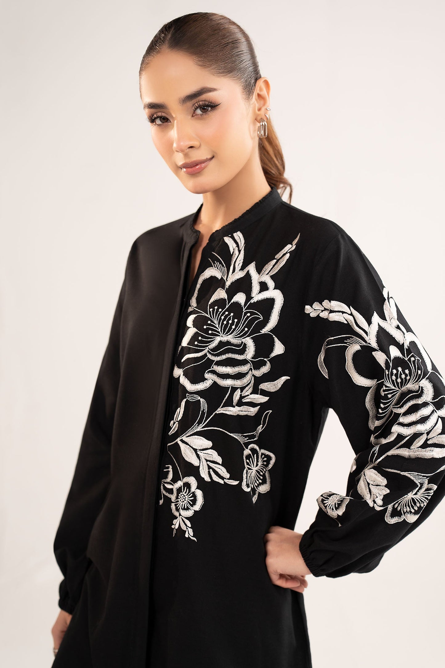 2 Pc Embroidered Khaddar Suit