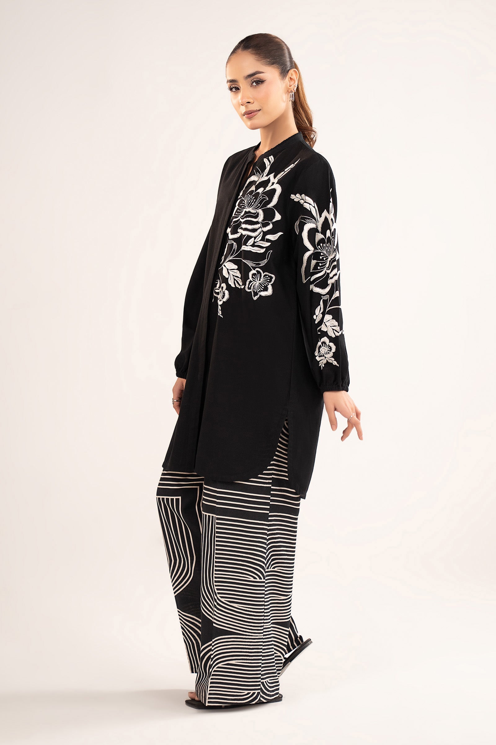 2 Pc Embroidered Khaddar Suit