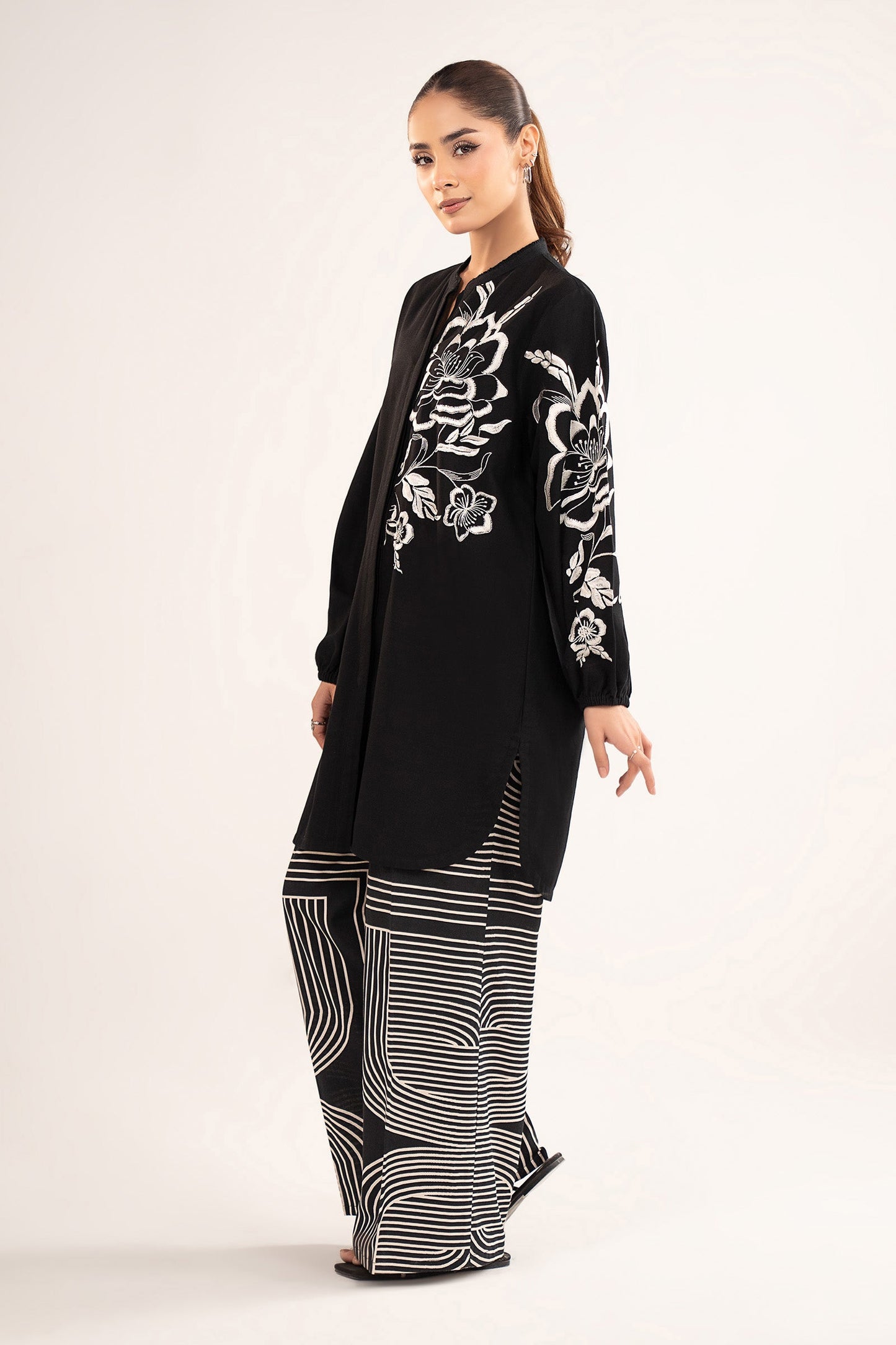 2 Pc Embroidered Khaddar Suit