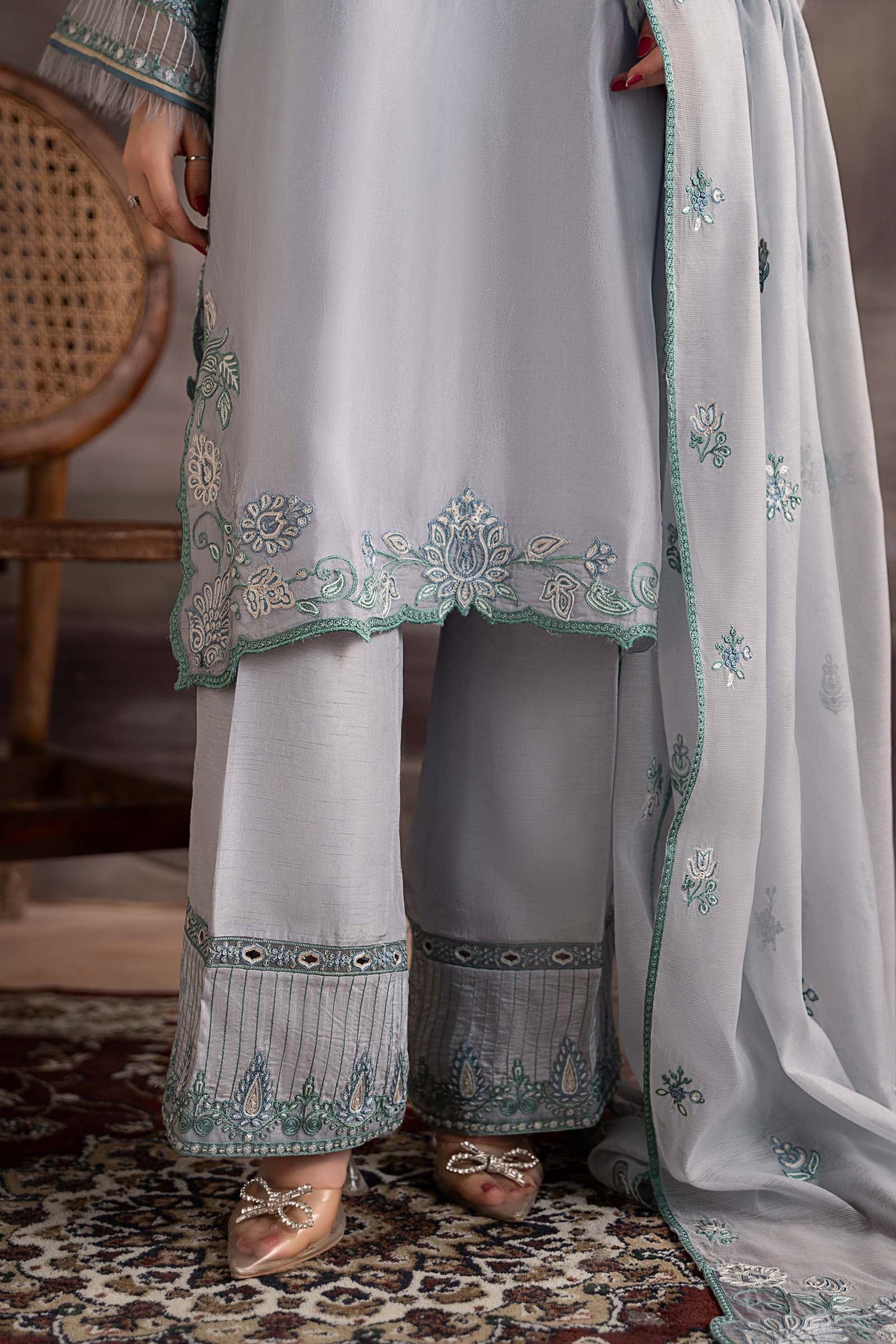 3 Piece Embroidered Tassel Silk Suit