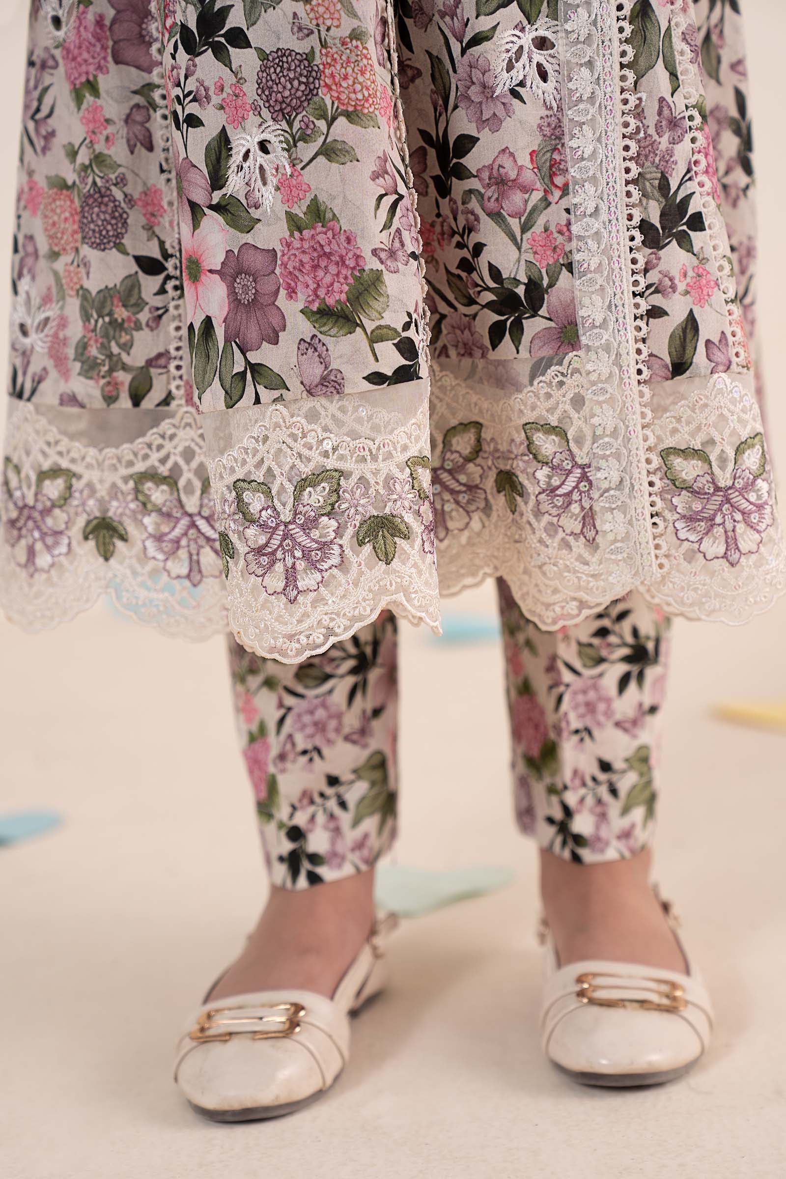 3 Piece Embroidered Lawn Suit