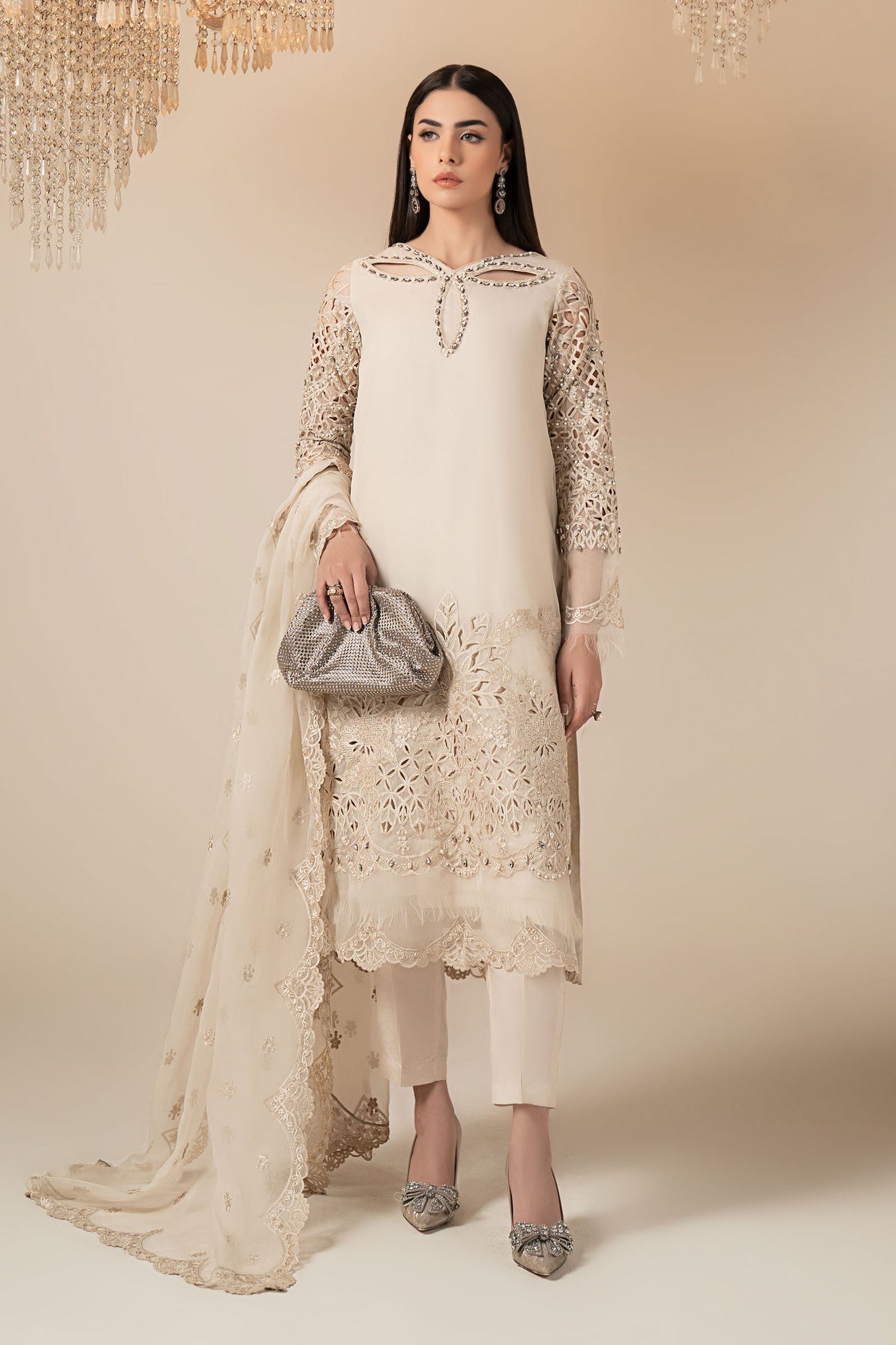 embroidery winter dress luxury Mahnur Amelia Luxury Winter 25