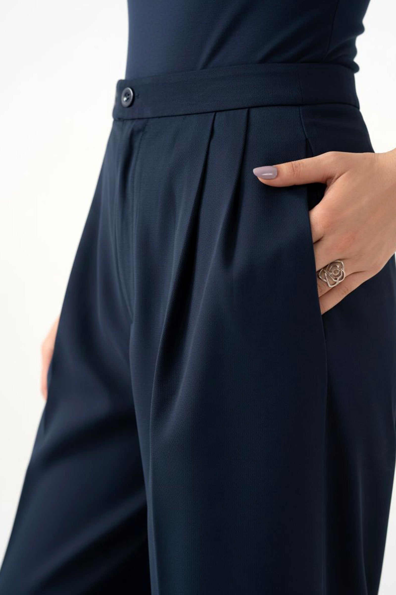Pleated Wide Pants